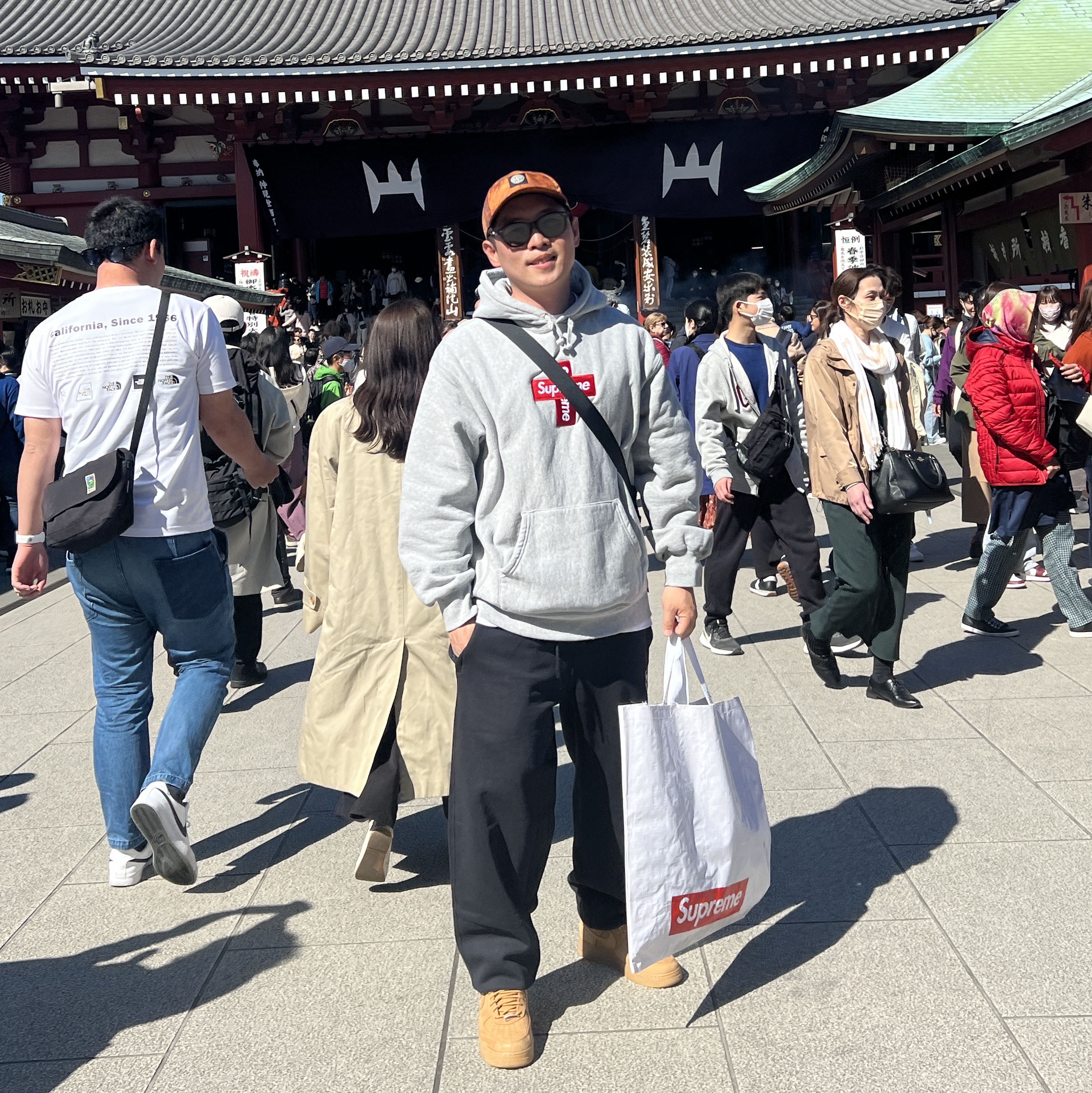 Supreme Cross Box Logo Hooded Sweatshirt Heather Grey - 20FW, Nike x Stussy NRG Washed Fleece Pants Black (DO5296-010) 착용 스타일