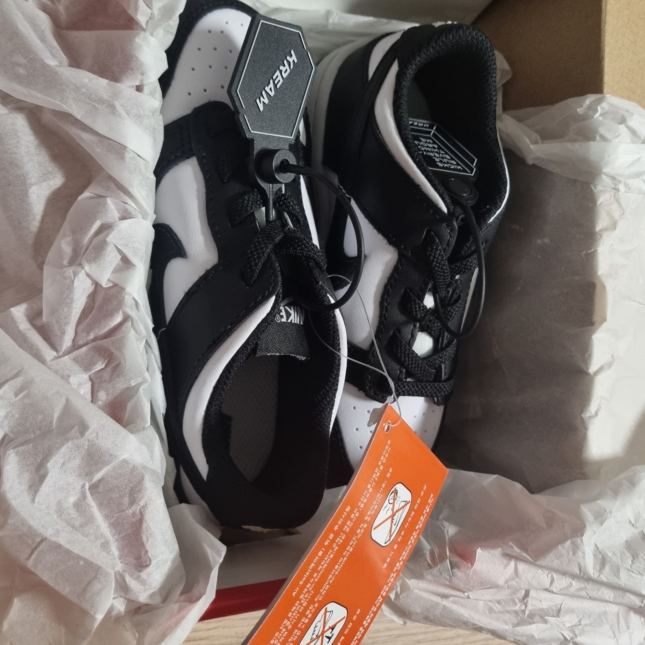 (TD) Nike Dunk Low Black 착용 스타일