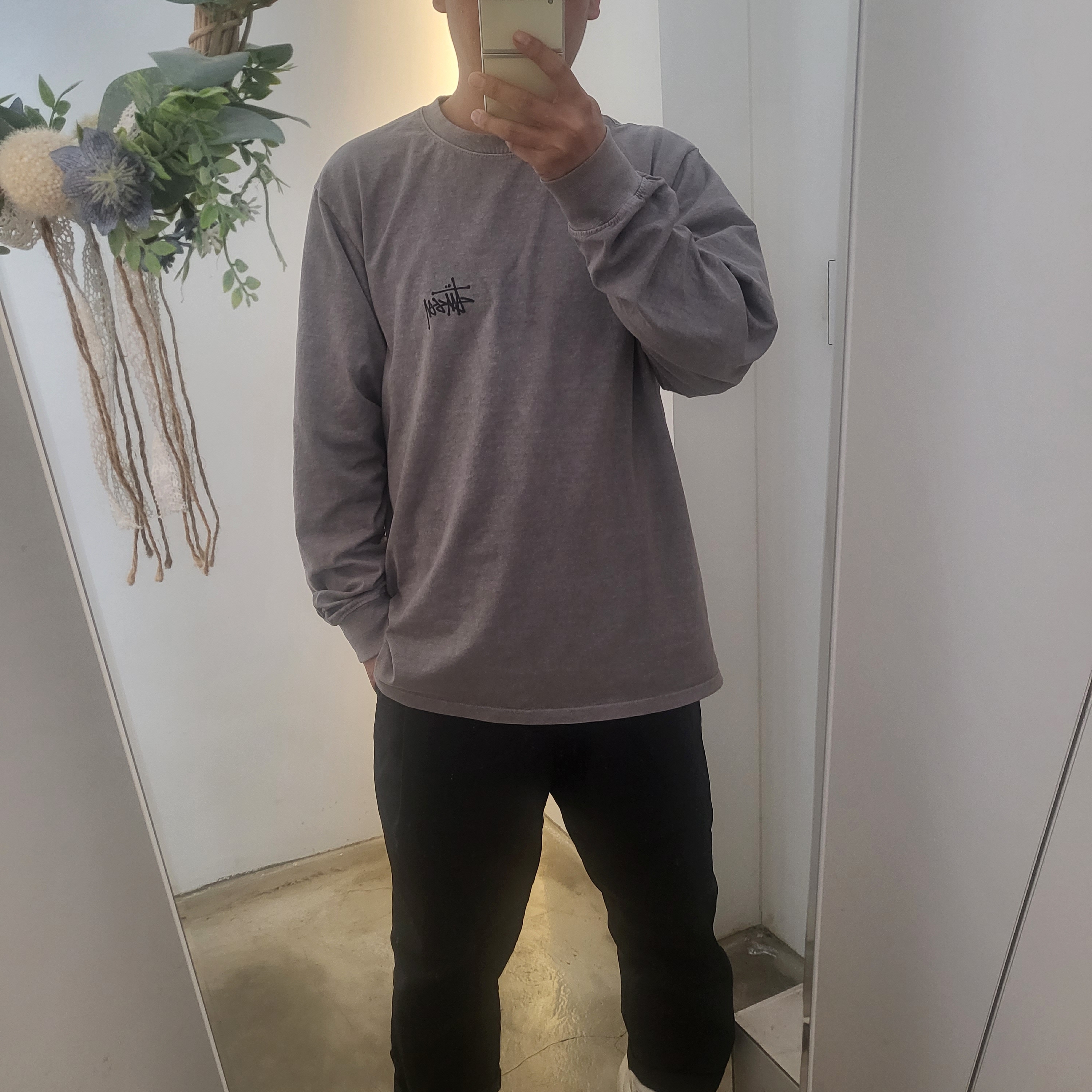 Stussy Basic Stussy Pigment Dyed LS T-Shirt Grey 2022 착용 스타일 - 2