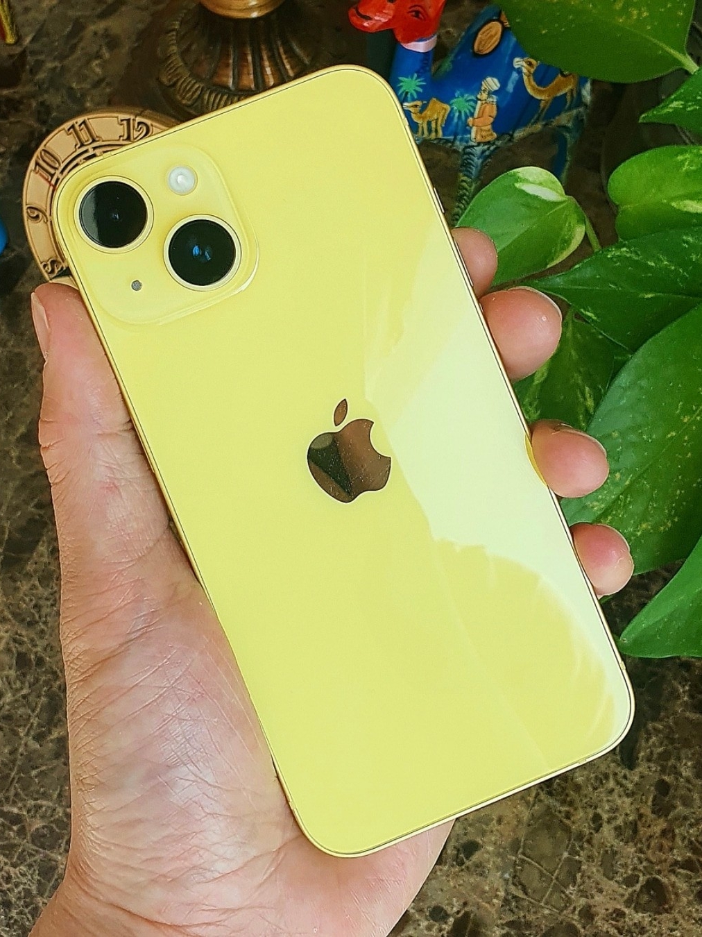 Apple iPhone 14 128GB Yellow (Korean Ver.) 착용 스타일