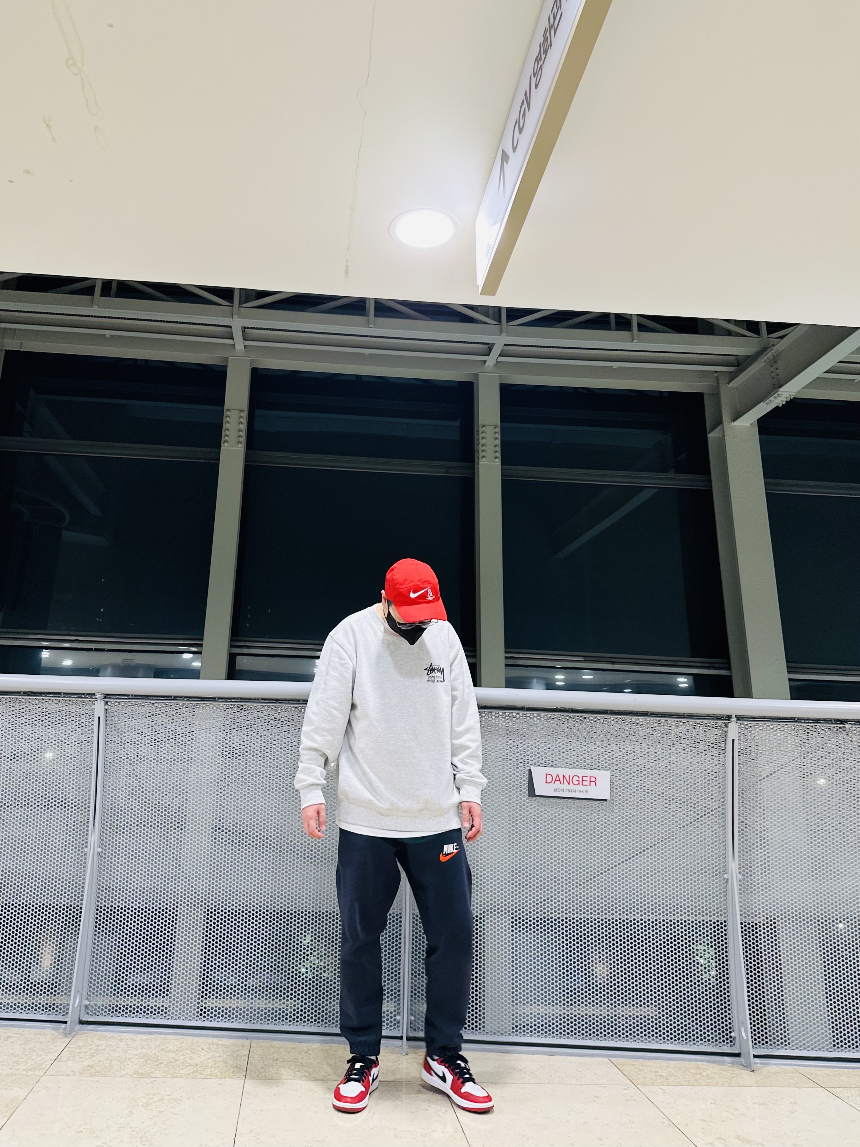 Nike x Undercover NRG AW84 TC Adjustable Cap Red, Stussy Stock DSM London Crew Ash Heather 2021 착용 스타일 - 5