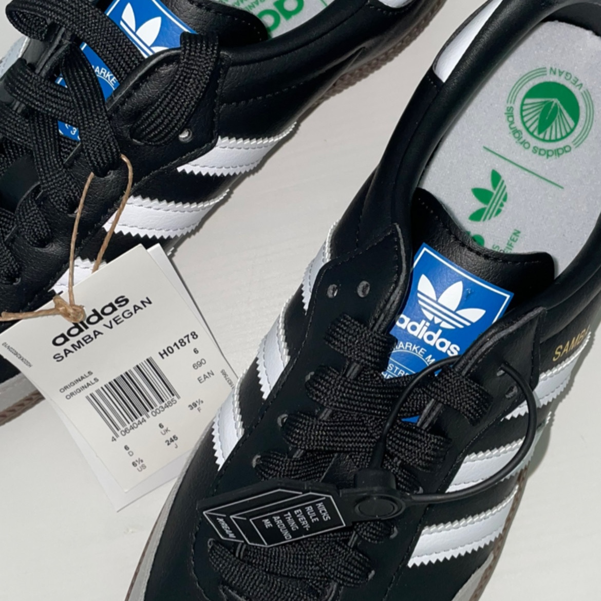 Adidas Samba Vegan Black White 착용 스타일