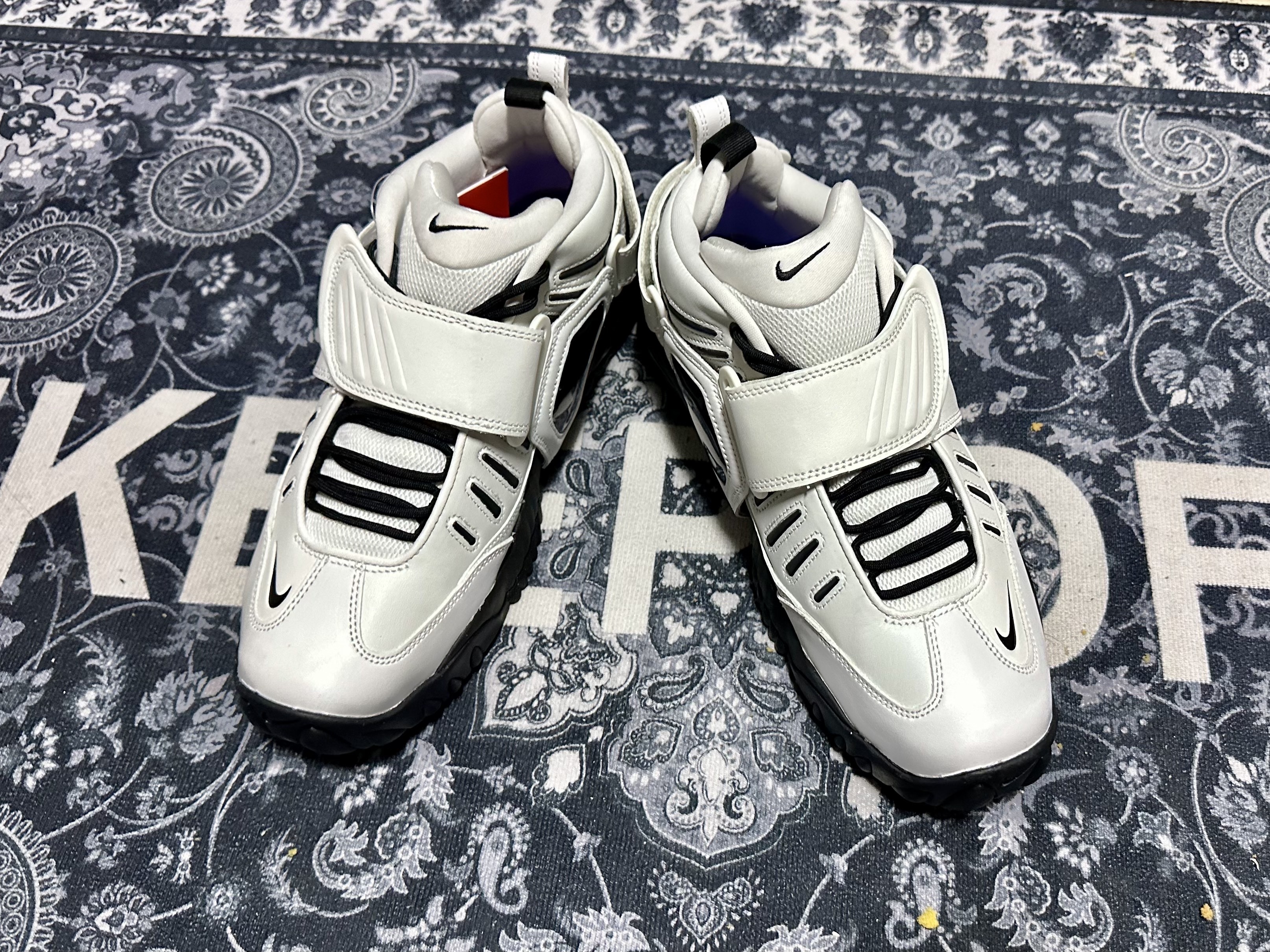 Nike x Ambush Air Adjust Force SP Summit White and Black 착용 스타일 - 5