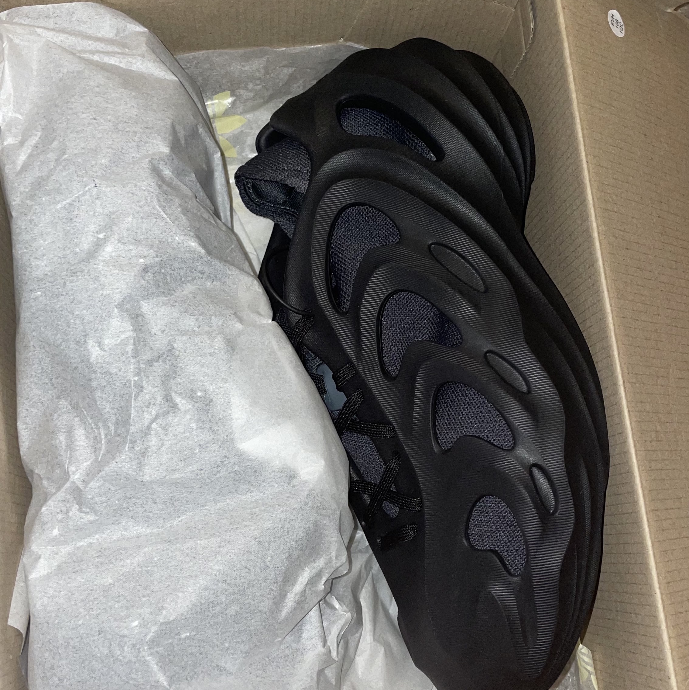Adidas Adifom Q Core Black Carbon 착용 스타일