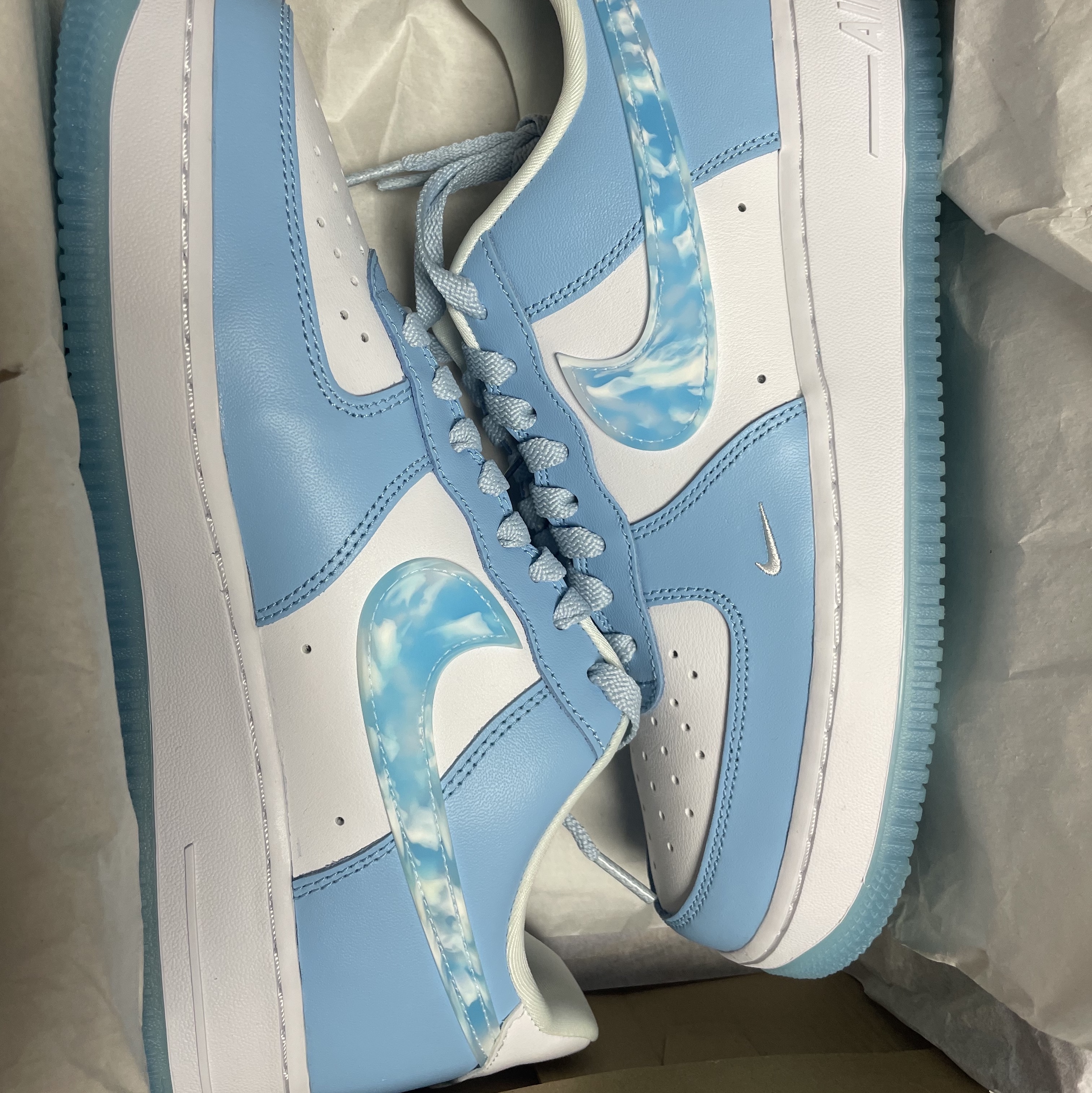 (W) Nike Air Force 1 '07 LX Celestine Blue 착용 스타일
