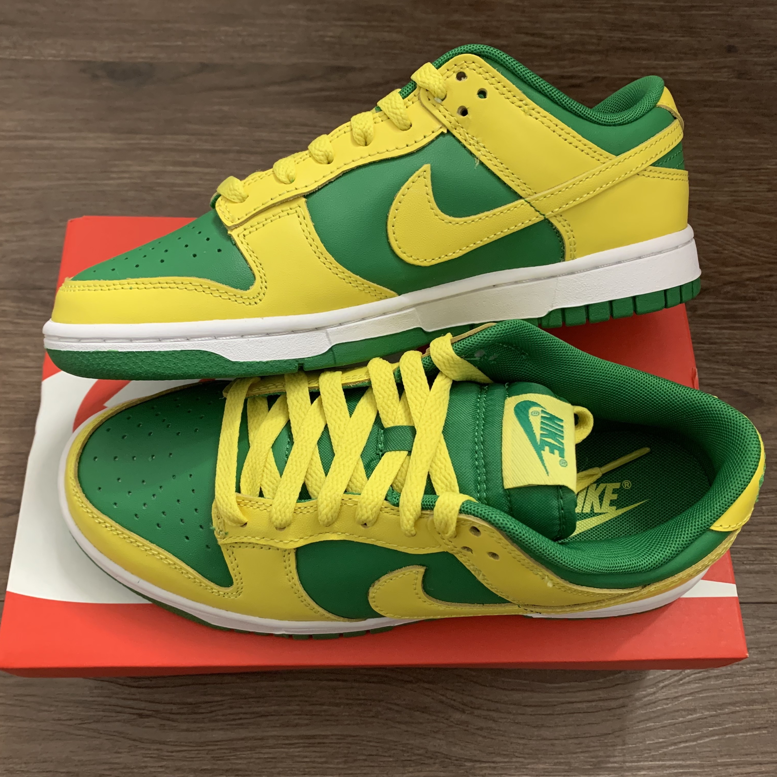 Nike Dunk Low Apple Green and Yellow Strike 착용 스타일