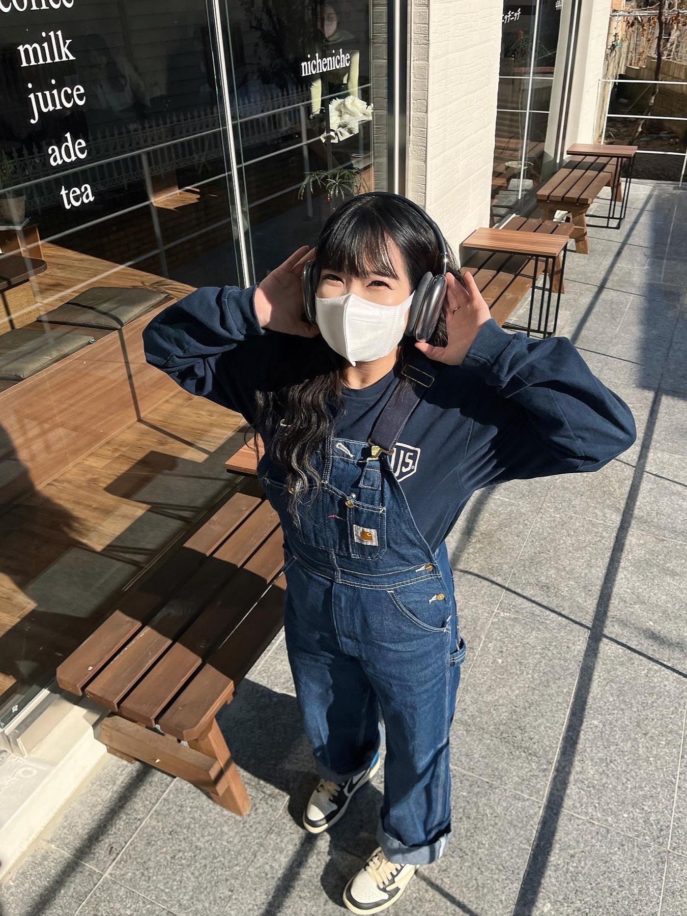 Jordan 1 x Travis Scott x Fragment Retro Low OG SP Military Blue, Apple AirPods Max Lightning Space Gray (Korean Ver.) 착용 스타일 - 2