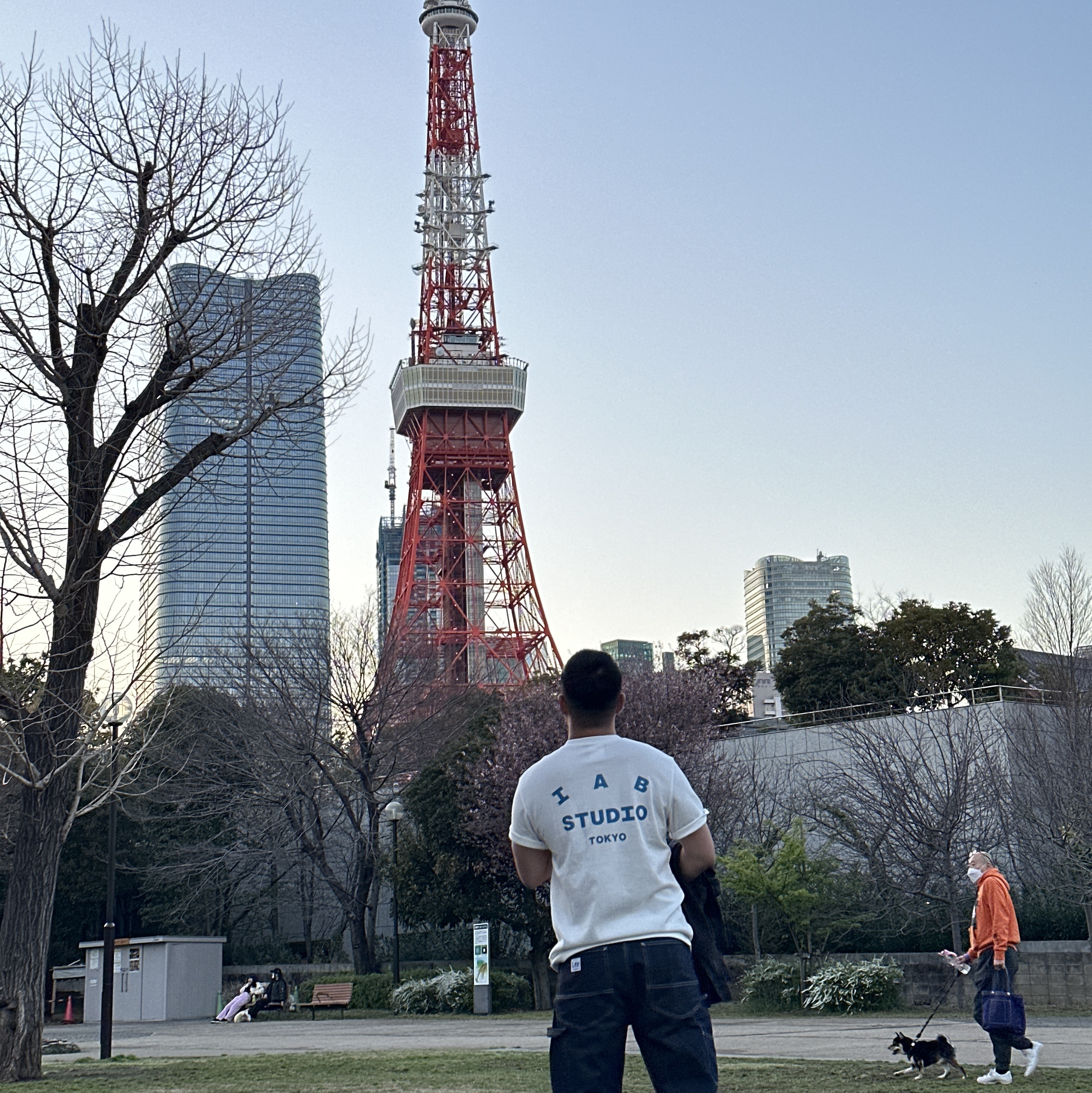 IAB Studio Tokyo T-Shirt White 착용 스타일