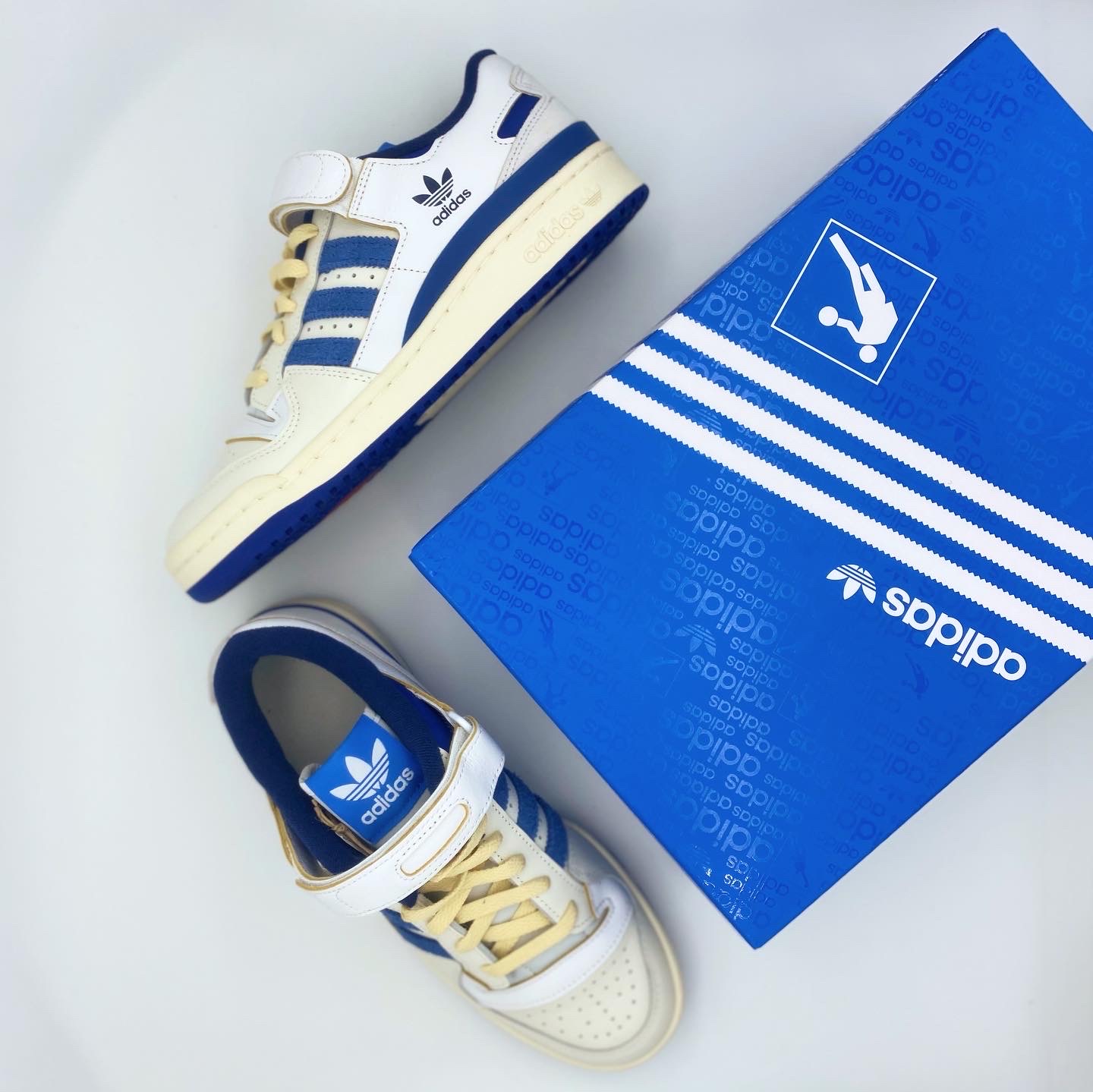Adidas OG Forum 84 Low Blue Thread 착용 스타일 - 5