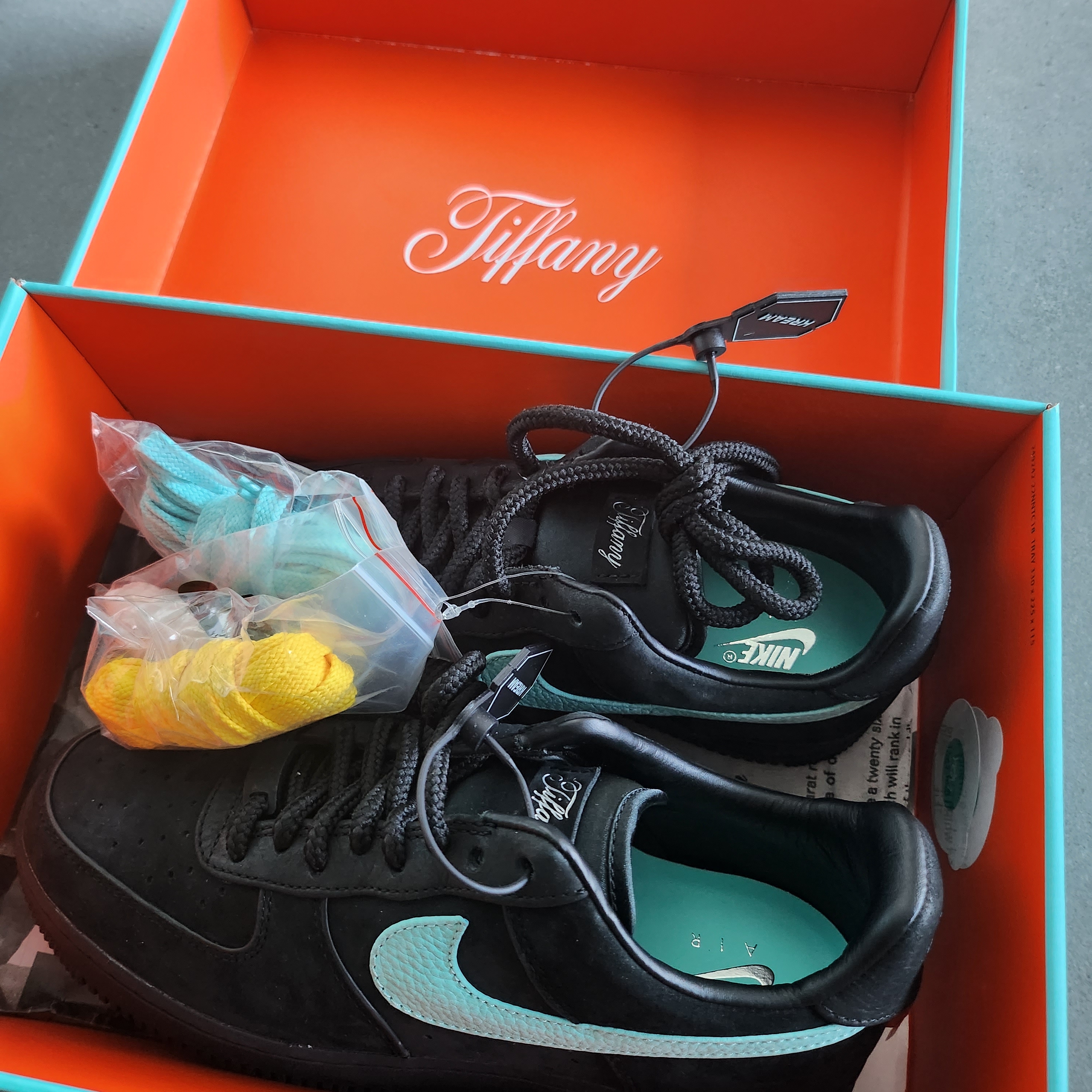 Nike x Tiffany & Co. Air Force 1 Low SP 1837 착용 스타일