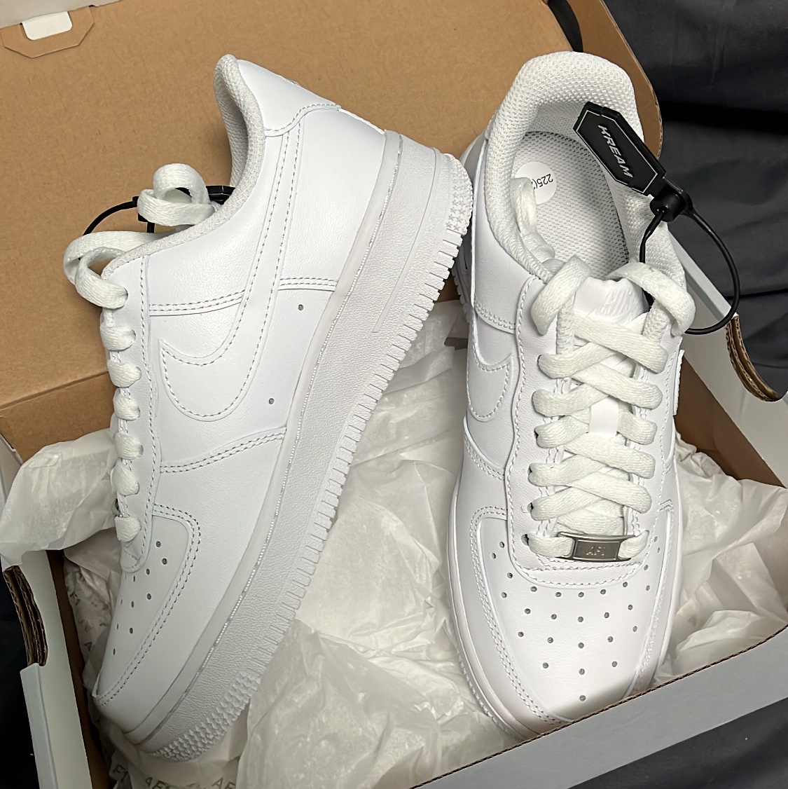(W) Nike Air Force 1 '07 Low White 착용 스타일 - 2