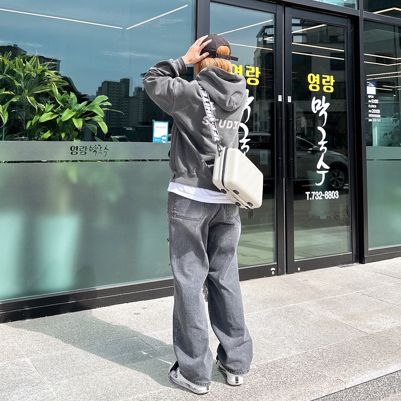 Nike x Peaceminusone Air Force 1 Low Para-Noise 2.0, Off-White x Amore Pacific Protection Box (Without Cosmetics) 착용 스타일 - 2