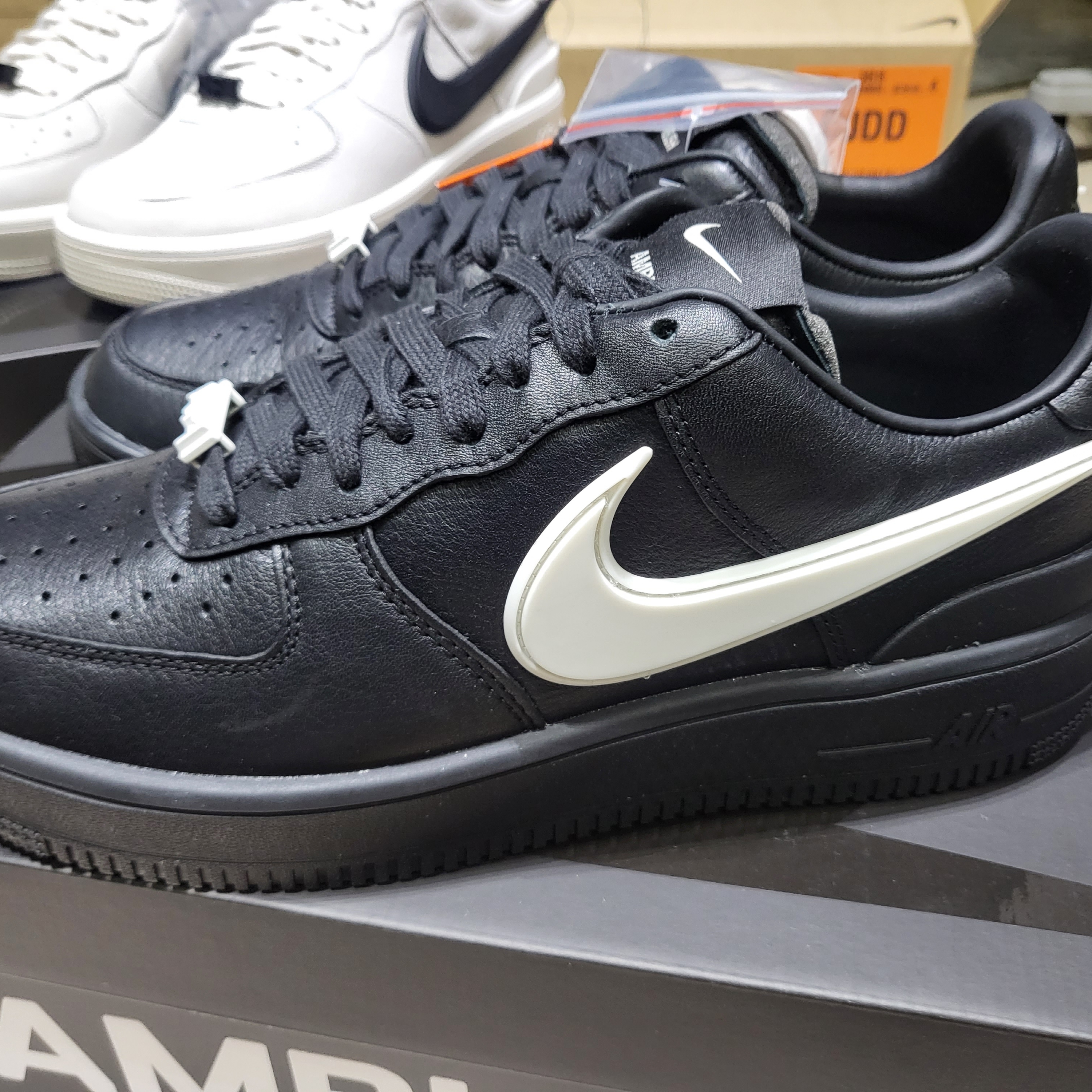 Nike x Ambush Air Force 1 Low SP Black 착용 스타일 - 3