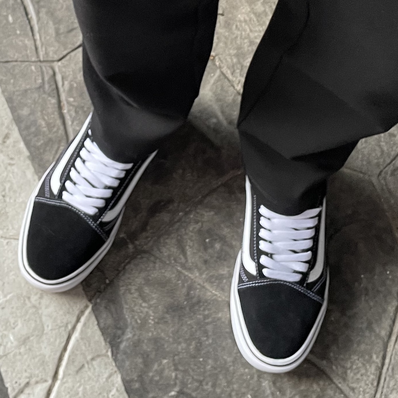 Vans ComfyCush Old Skool Black True white 착용 스타일 - 4