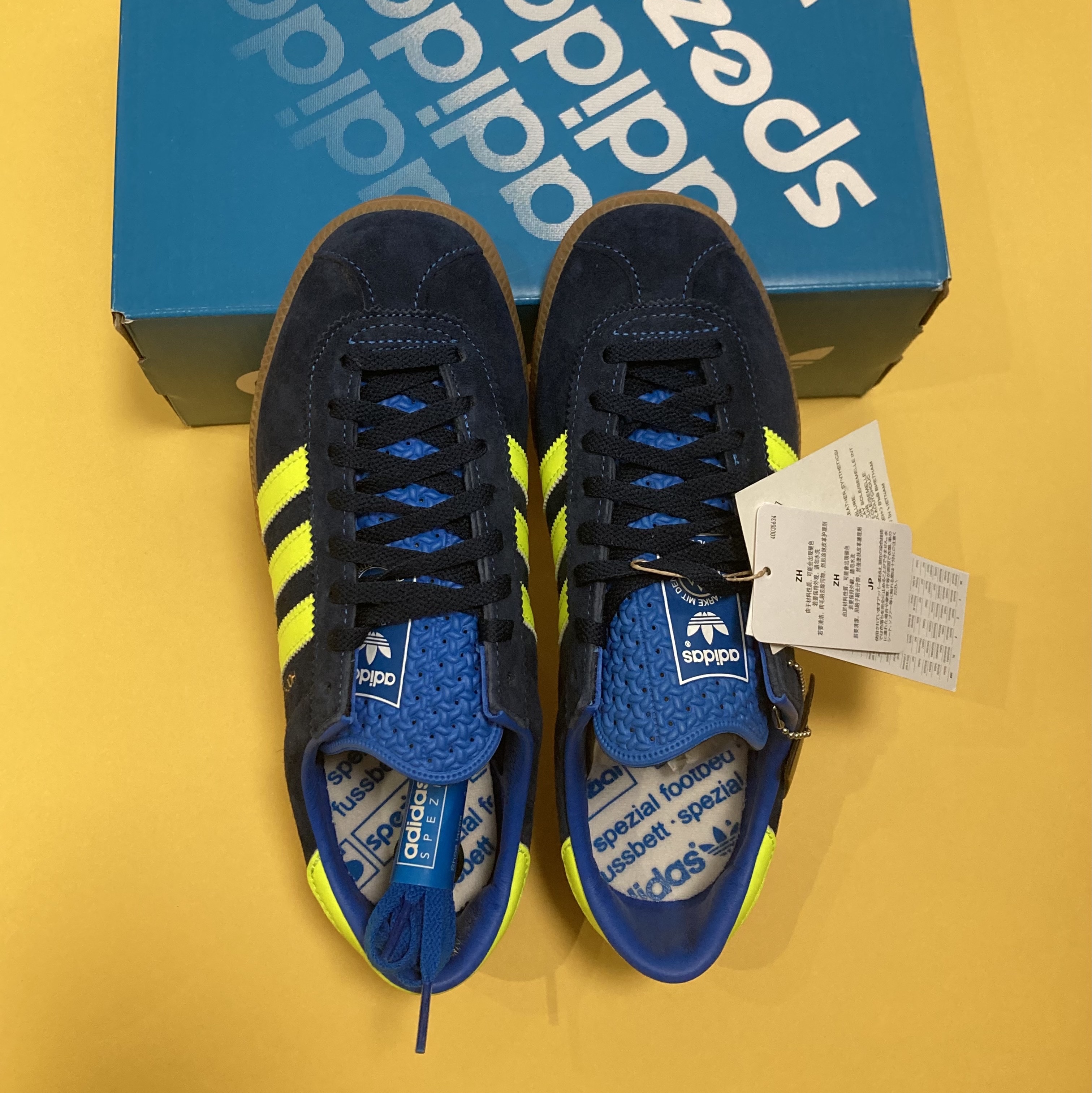 Adidas Hochelaga Spezial Night Indigo 착용 스타일