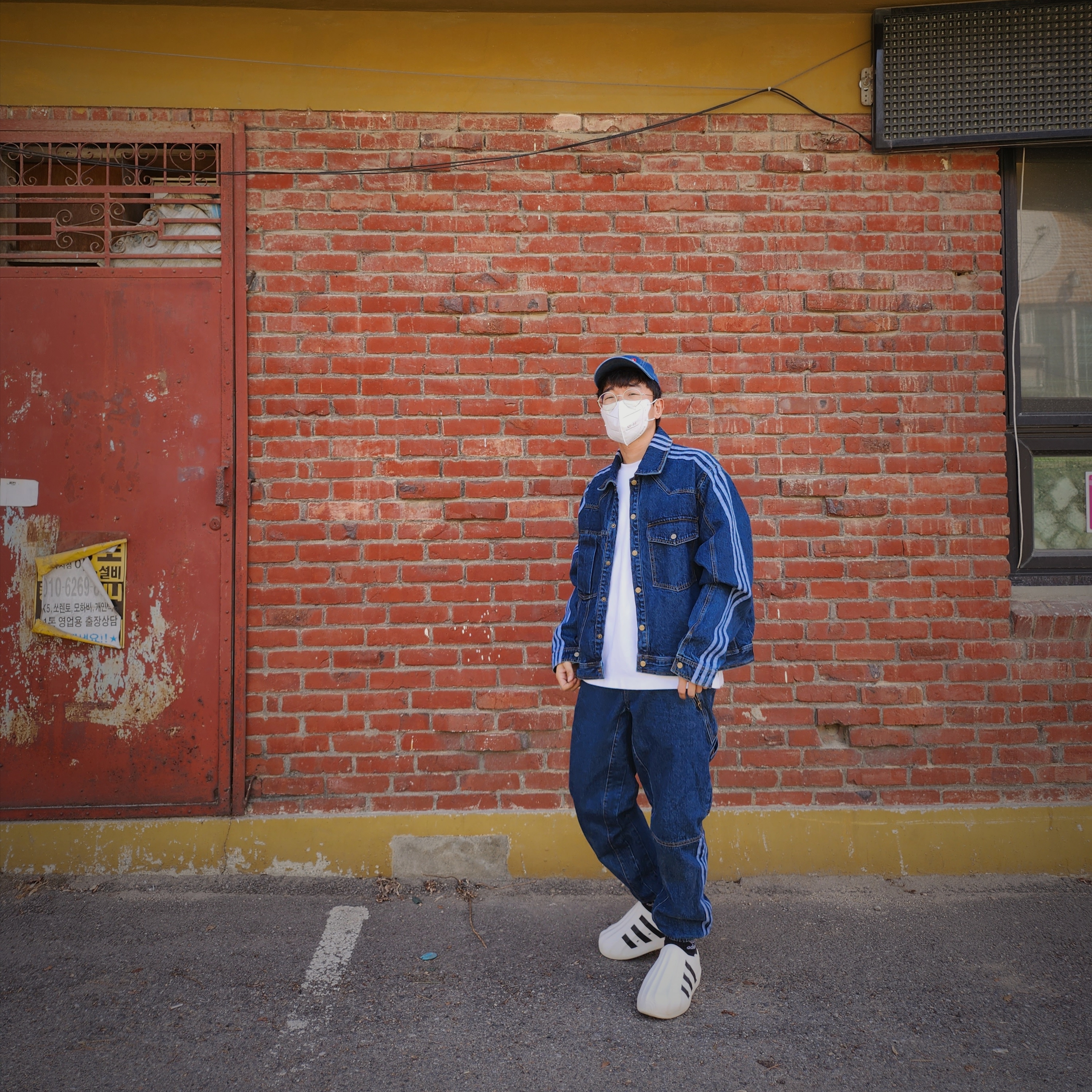 Supreme Washed Chino Twill Camp Cap Denim - 22FW, Adidas Adifom Superstar Core White 착용 스타일 - 2