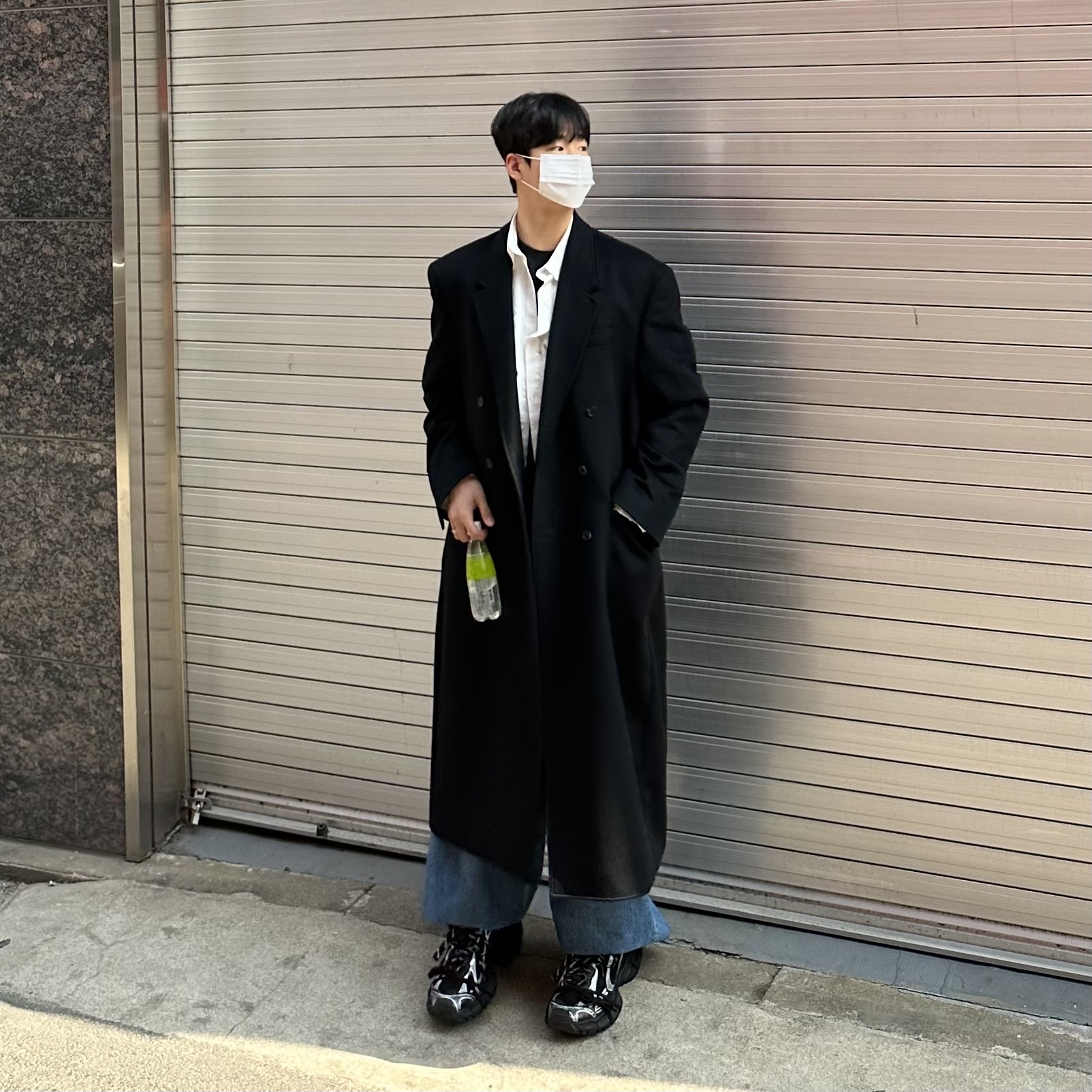 Balenciaga 3XL Sneakers Black White 착용 스타일 - 1