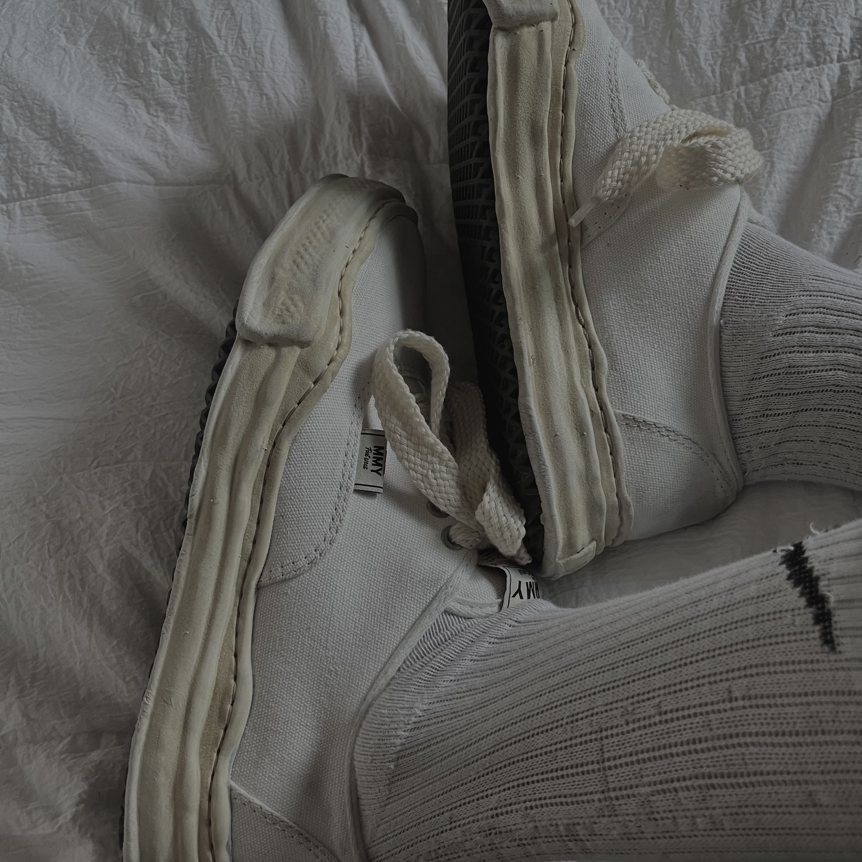 Maison Mihara Yasuhiro Baker OG Sole OD Canvas Low-top Sneakers White, Maison Mihara Yasuhiro Baker OG Sole OD Canvas Low-top Sneakers White 착용 스타일