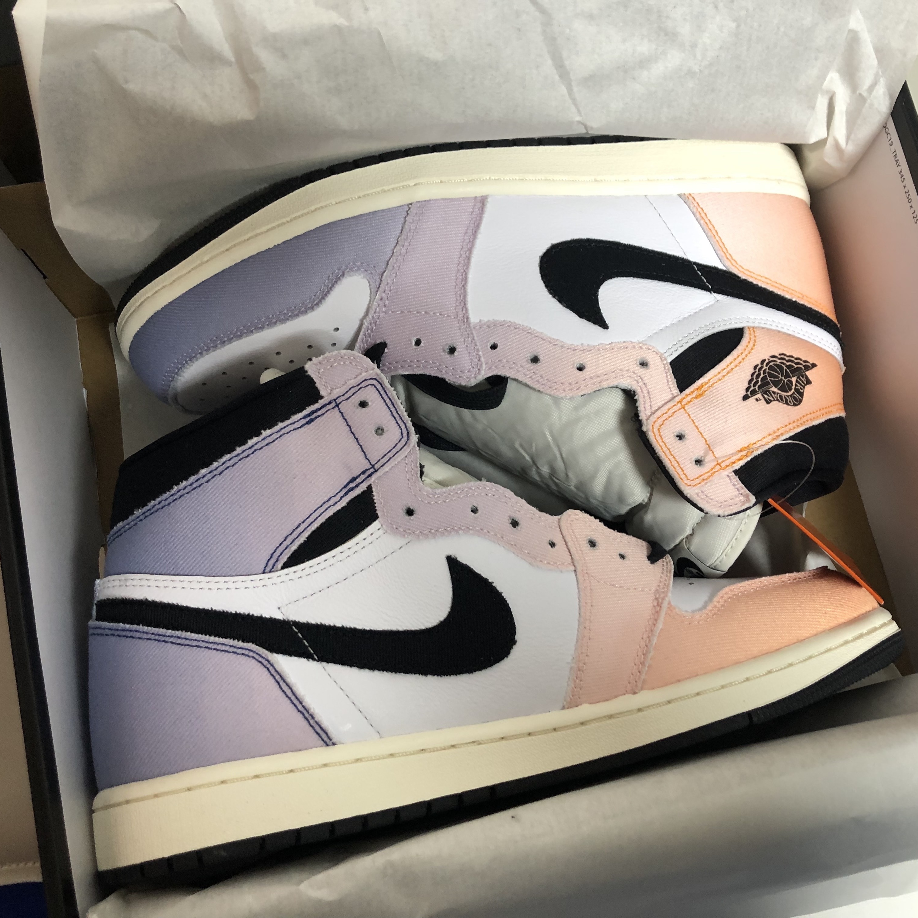 Jordan 1 Retro High OG Multi Color 착용 스타일 - 2