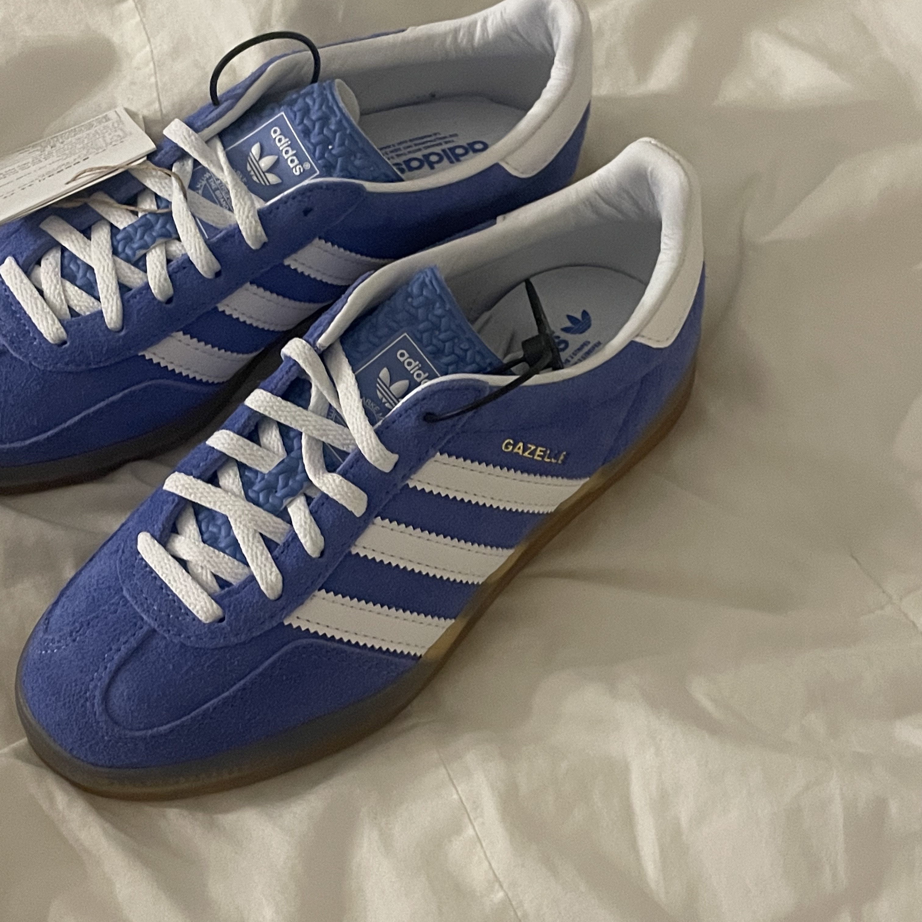 (W) Adidas Gazelle Indoor Blue Fusion Cloud White 착용 스타일