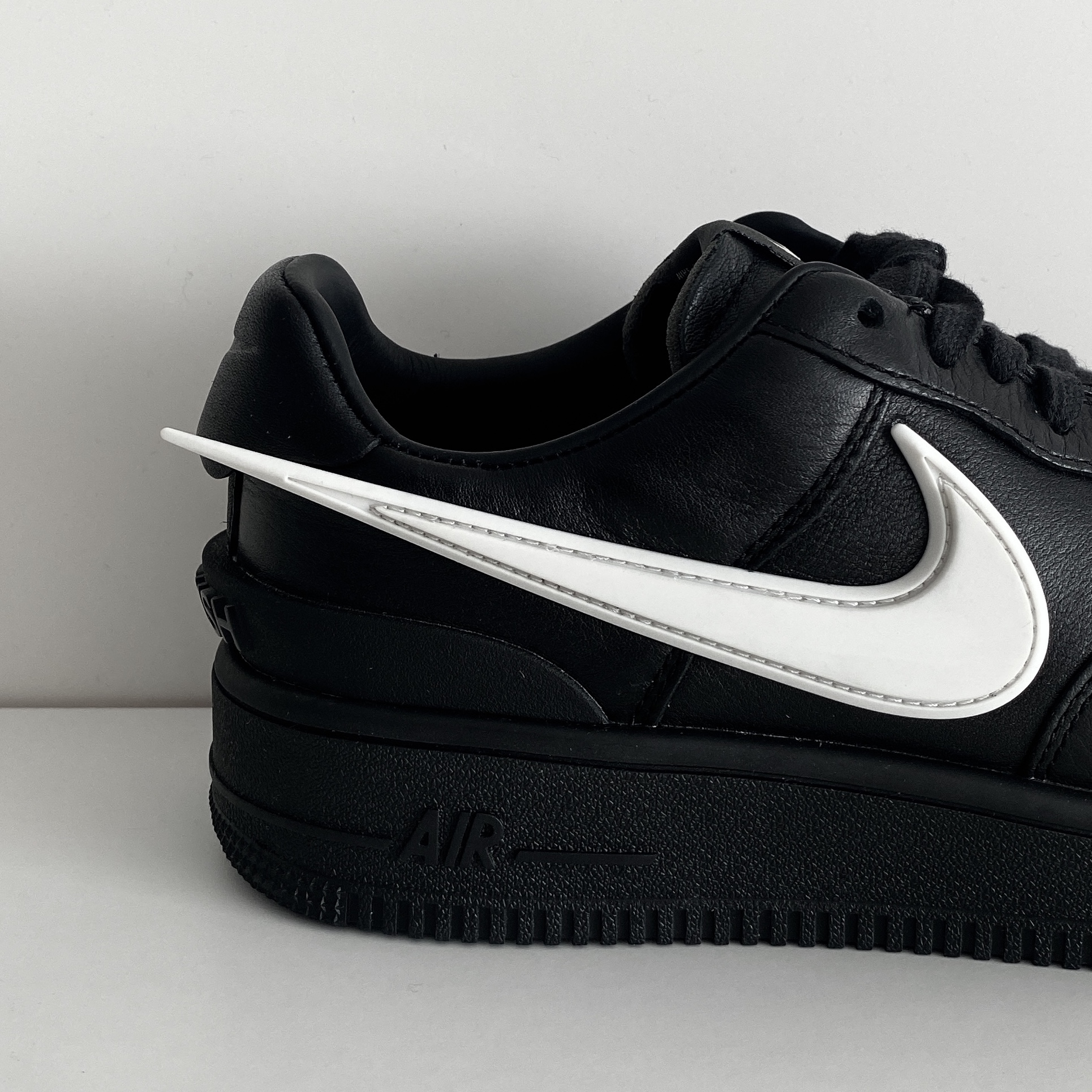 Nike x Ambush Air Force 1 Low SP Black 착용 스타일 - 5