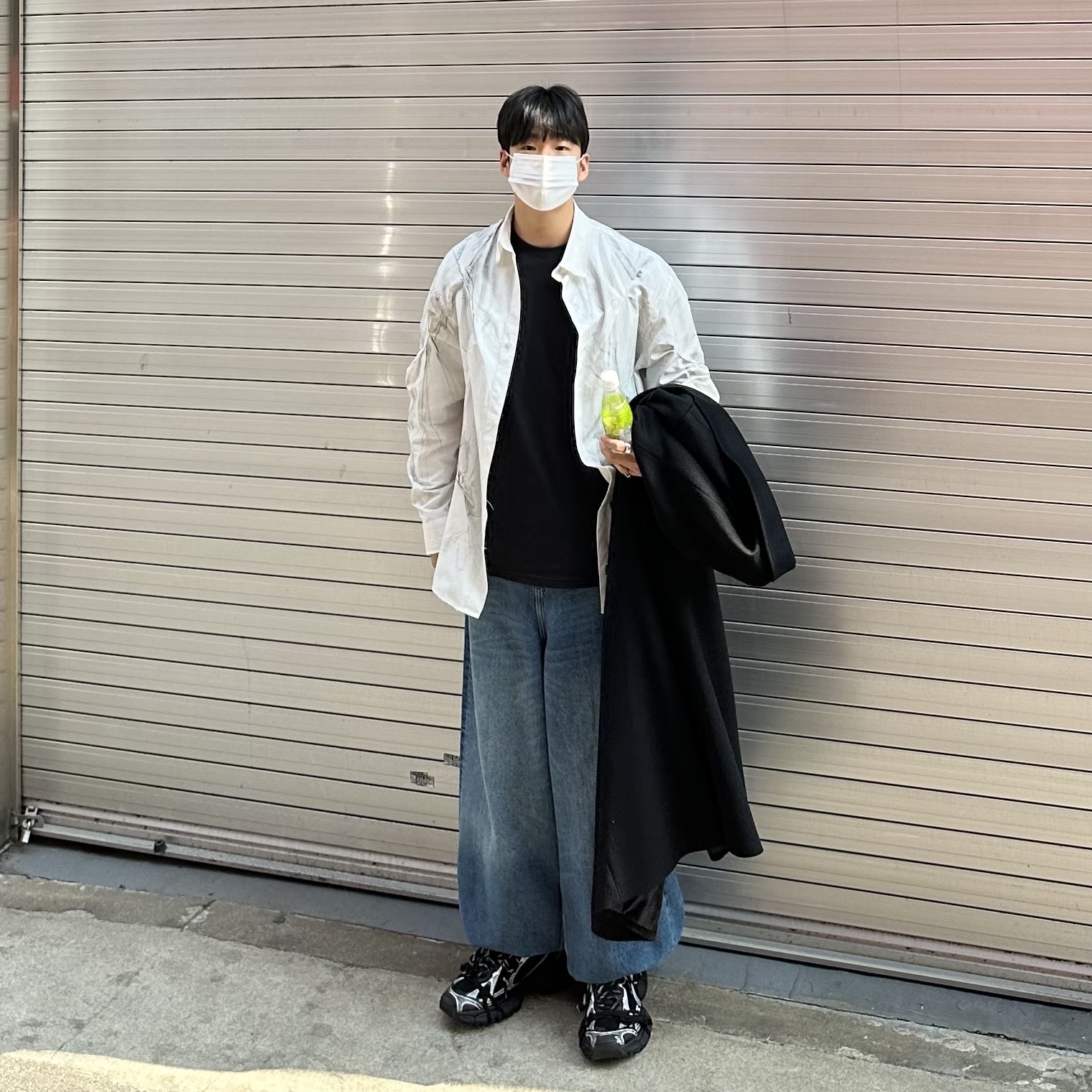 Balenciaga 3XL Sneakers Black White 착용 스타일 - 3
