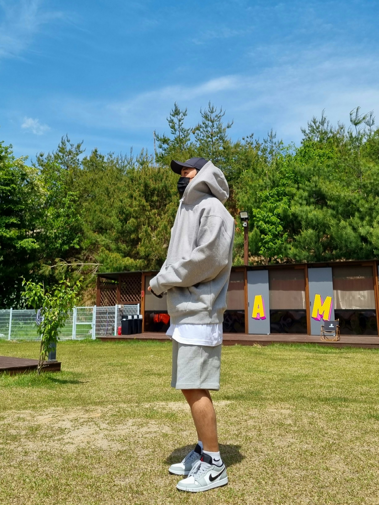 Nike NRG Solo Swoosh Fleece Shorts Dark Grey Heather - Asia, Nike NRG Solo Swoosh Fleece Shorts Dark Grey Heather - US/EU 착용 스타일
