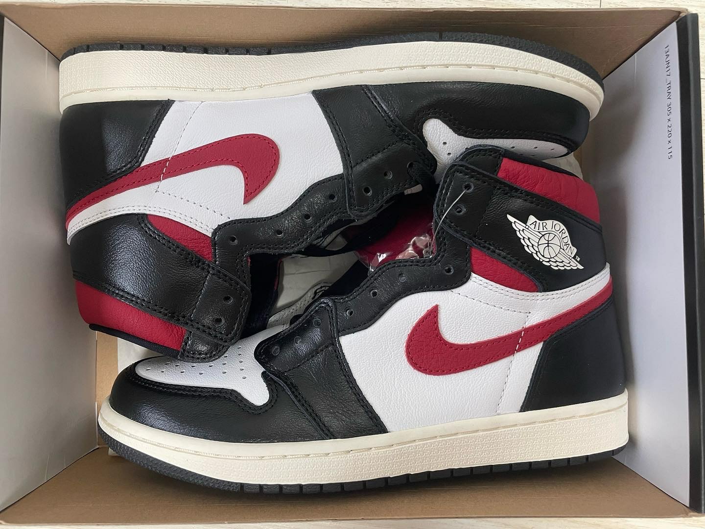 Jordan 1 Retro High OG Gym Red 착용 스타일 - 1