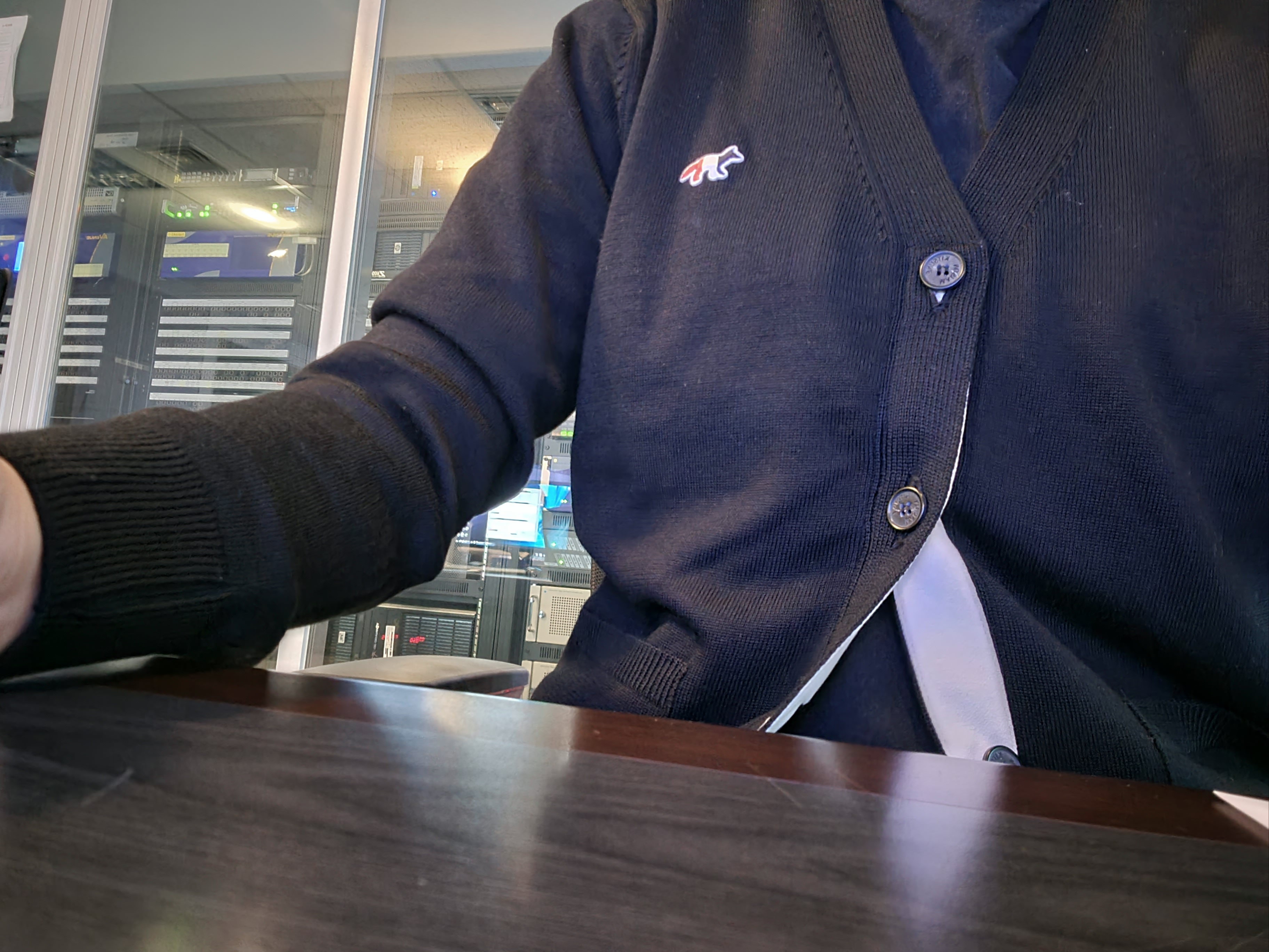Maison Kitsune Tricolor Fox Patch Classic Cardigan Black 착용 스타일