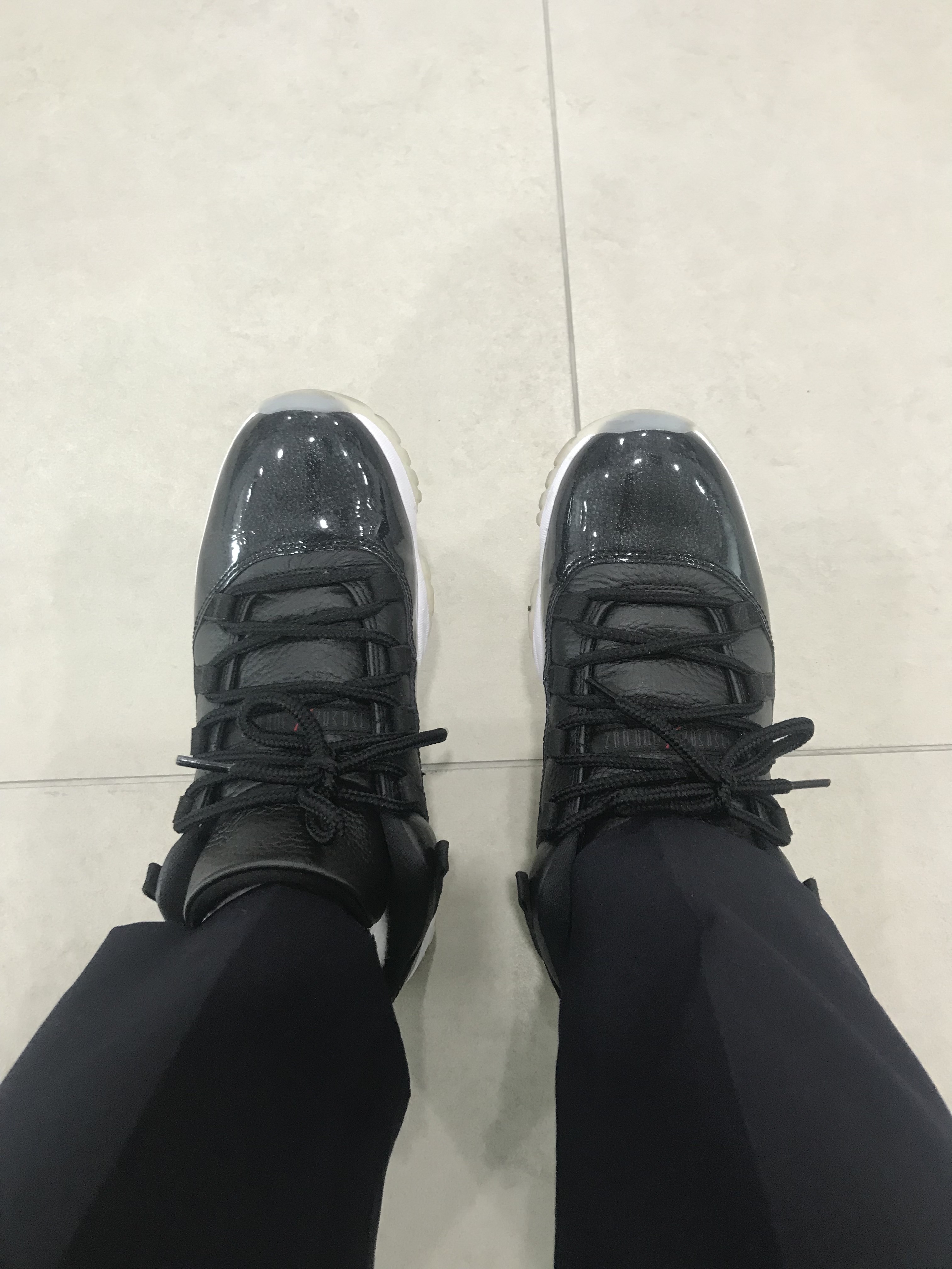 Jordan 11 Retro Low 72-10 착용 스타일 - 1