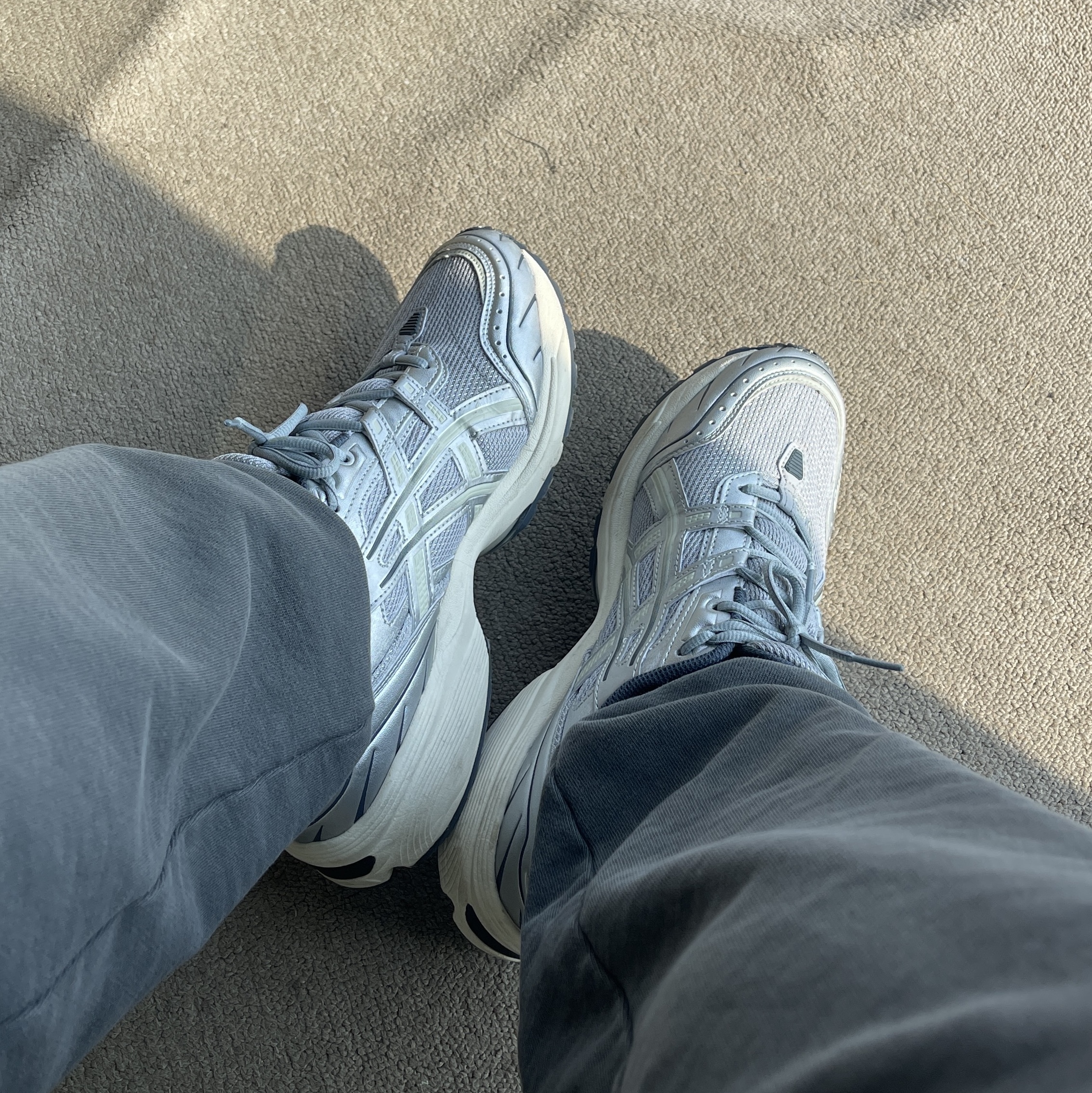 Asics Gel-1090 Piedmont Grey 착용 스타일