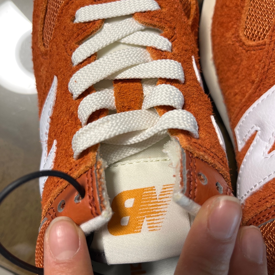 New Balance 574 Heritage Orange Burst White 착용 스타일 - 1