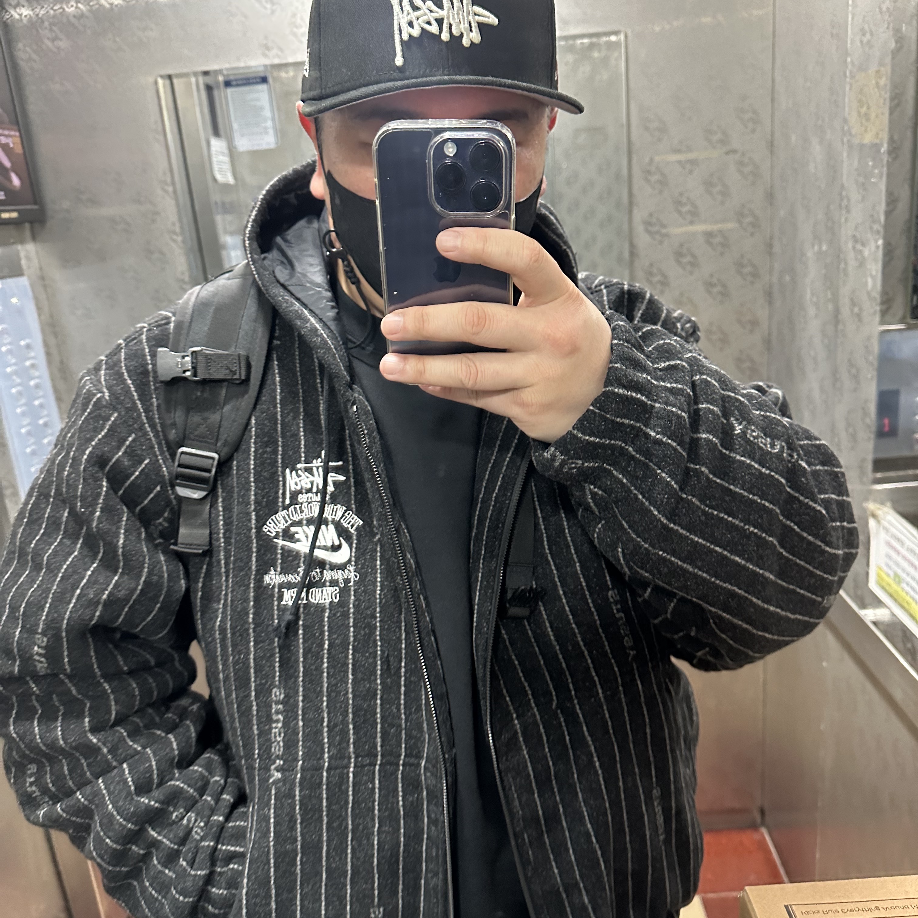Nike x Stussy NRG Striped Wool Jacket Black (DR4023-010), Nike x Stussy NRG Washed Fleece Crewneck Black (DO5310-010) 착용 스타일