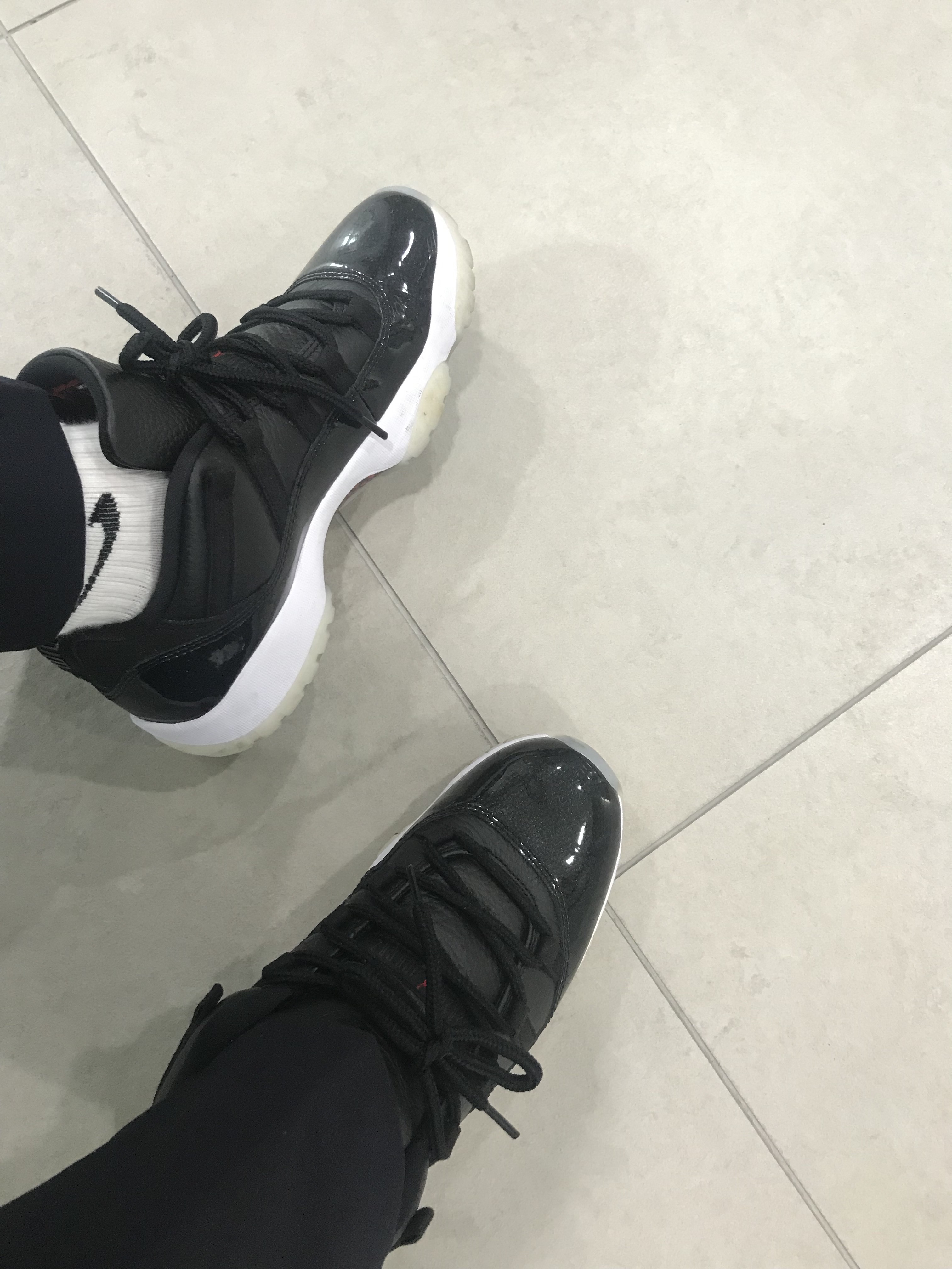 Jordan 11 Retro Low 72-10 착용 스타일 - 2