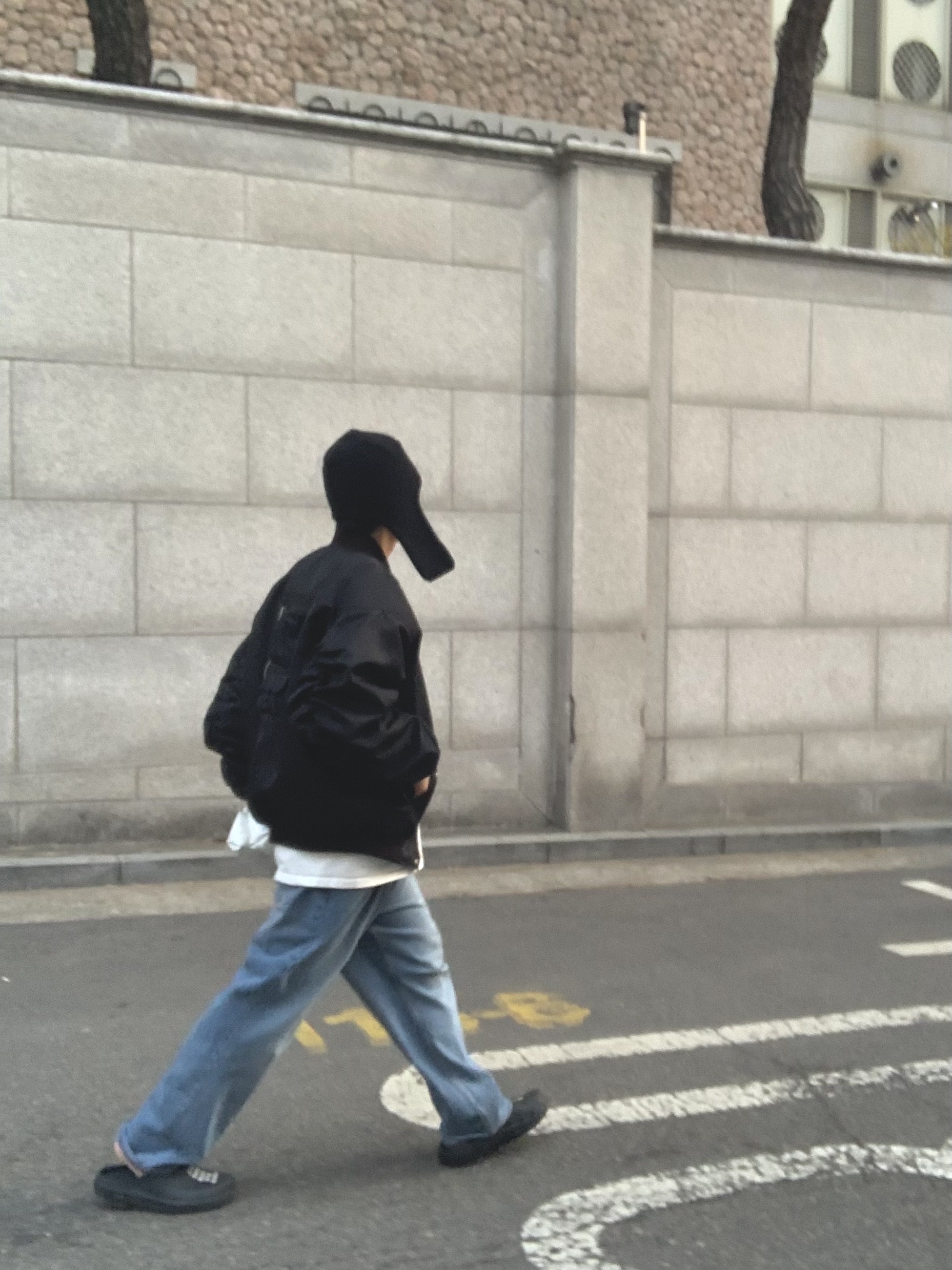 [KREAM 단독] STU Ear Flap Beenie Black, [KREAM 단독] STU Overfit Back Pocket Bomber Black 착용 스타일 - 4