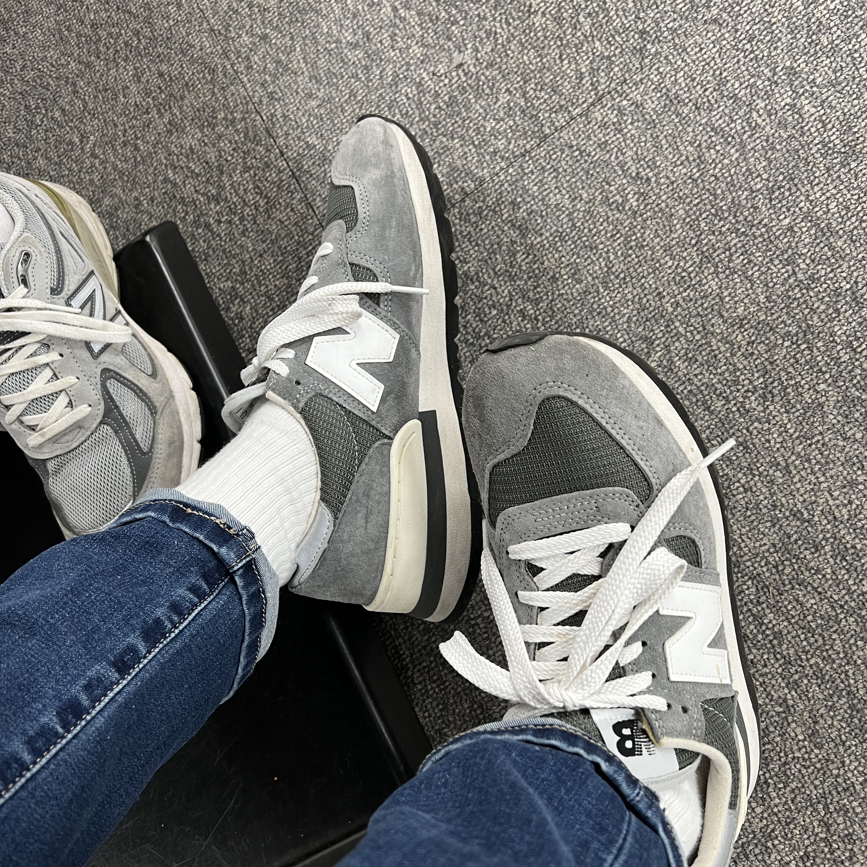 New Balance 990v1 Made in USA Grey White 착용 스타일