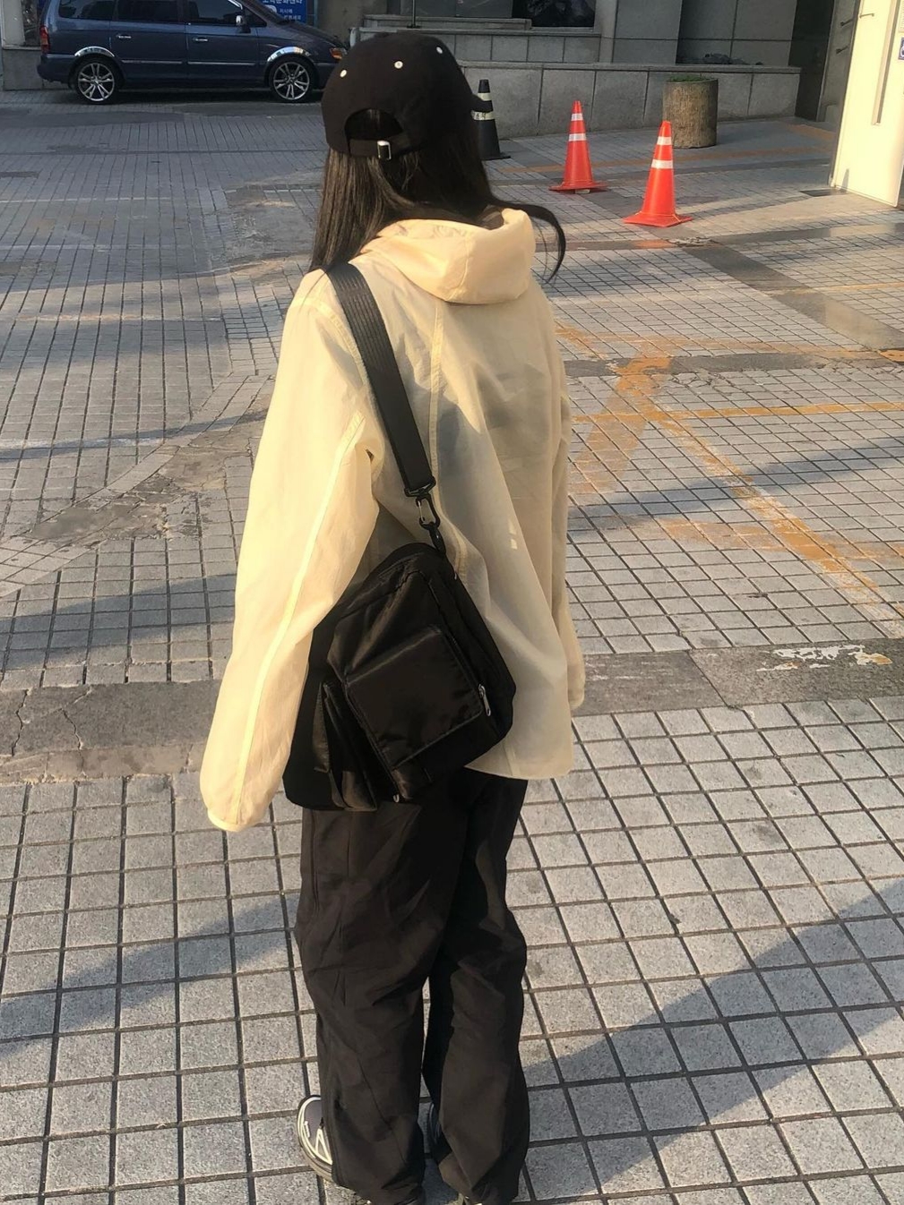 Art Of Field Back Printed Packable Jacket Light Yellow 착용 스타일 - 2