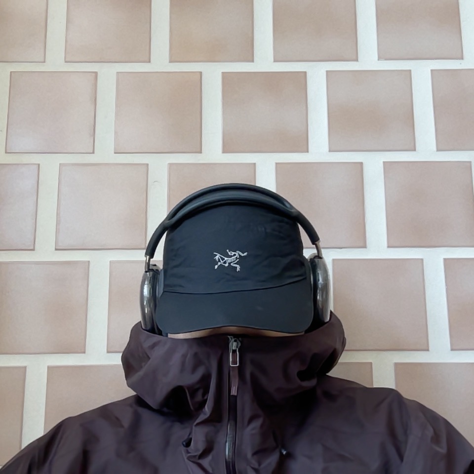 Apple AirPods Max Lightning Space Gray (Korean Ver.), Arc'teryx Norvan Cap Black 착용 스타일