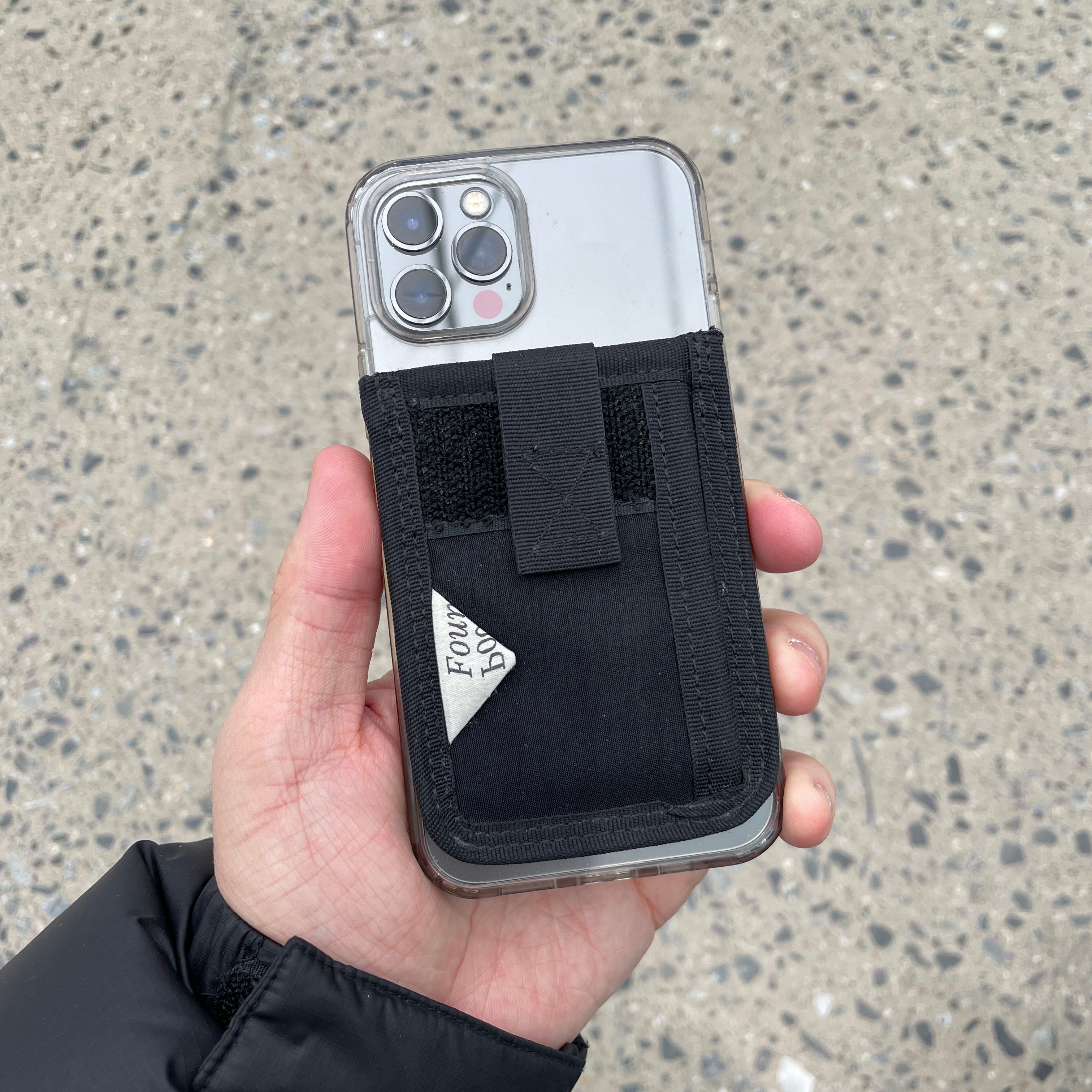 Found Pocket Slap Cardcase For Magsafe Black 착용 스타일 - 2