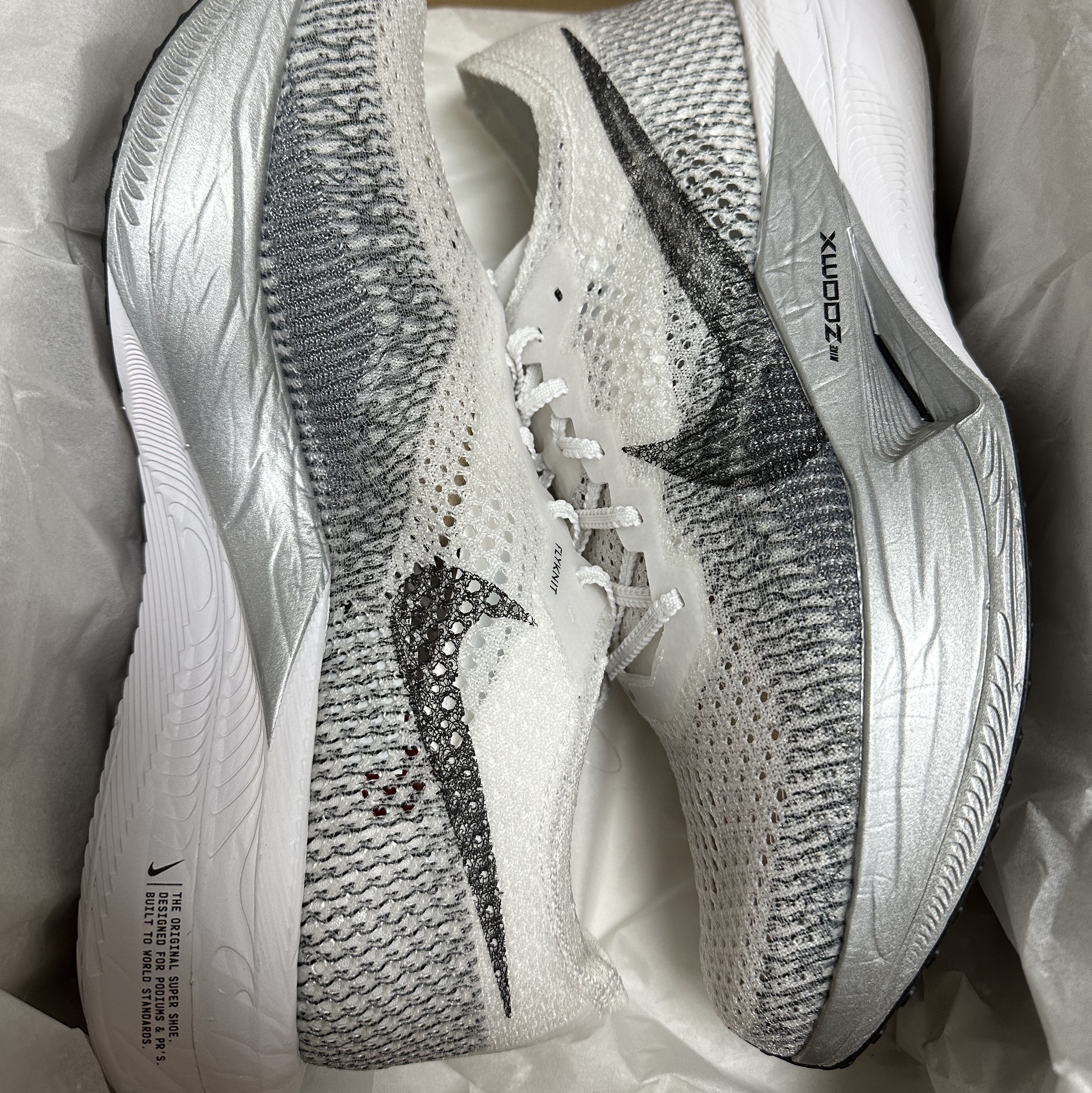 Nike ZoomX Vaporfly Next% 3 White Grey 착용 스타일