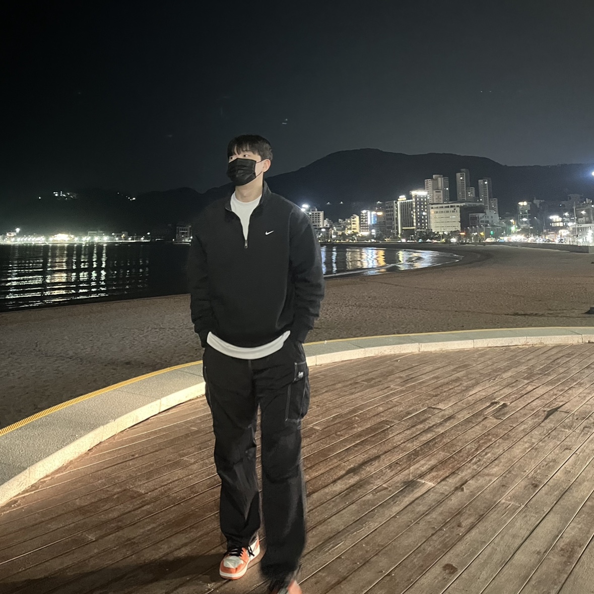 Jordan 1 Low OG Starfish, Nike NRG Solo Swoosh Heavy Weight BB Quarter Zip Top Black - Asia 착용 스타일
