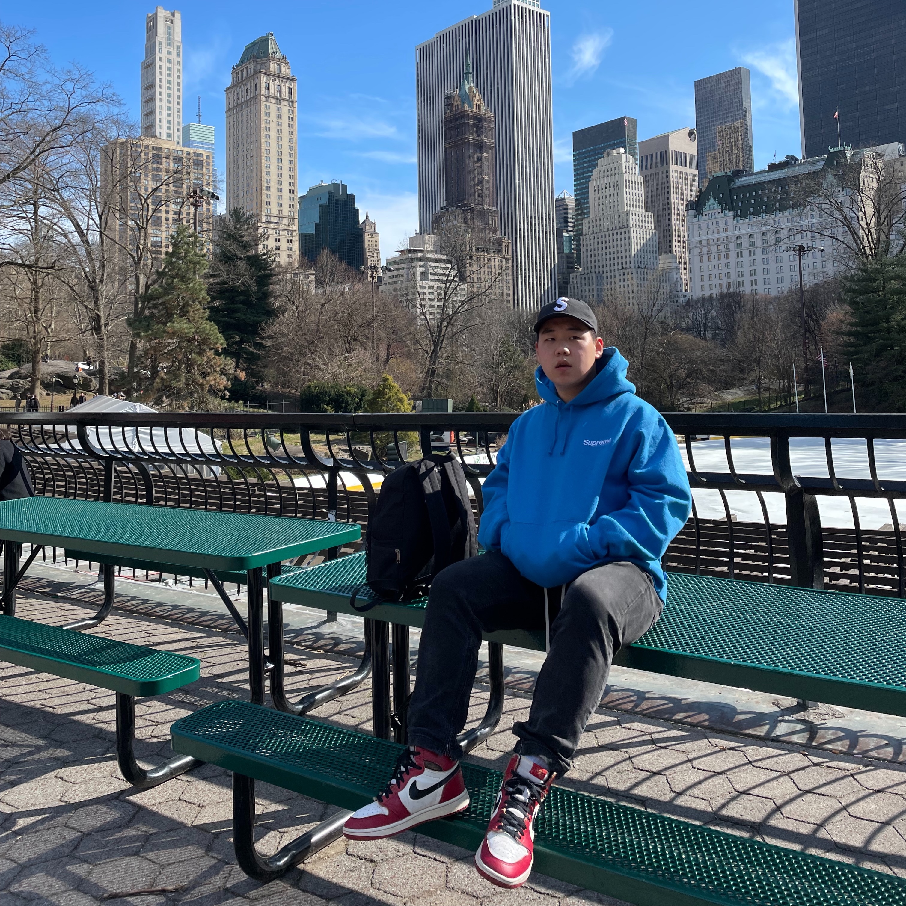 Supreme Worldwide Hooded Sweatshirt Blue - 23SS, Jordan 1 OG Chicago 1985 착용 스타일 - 1