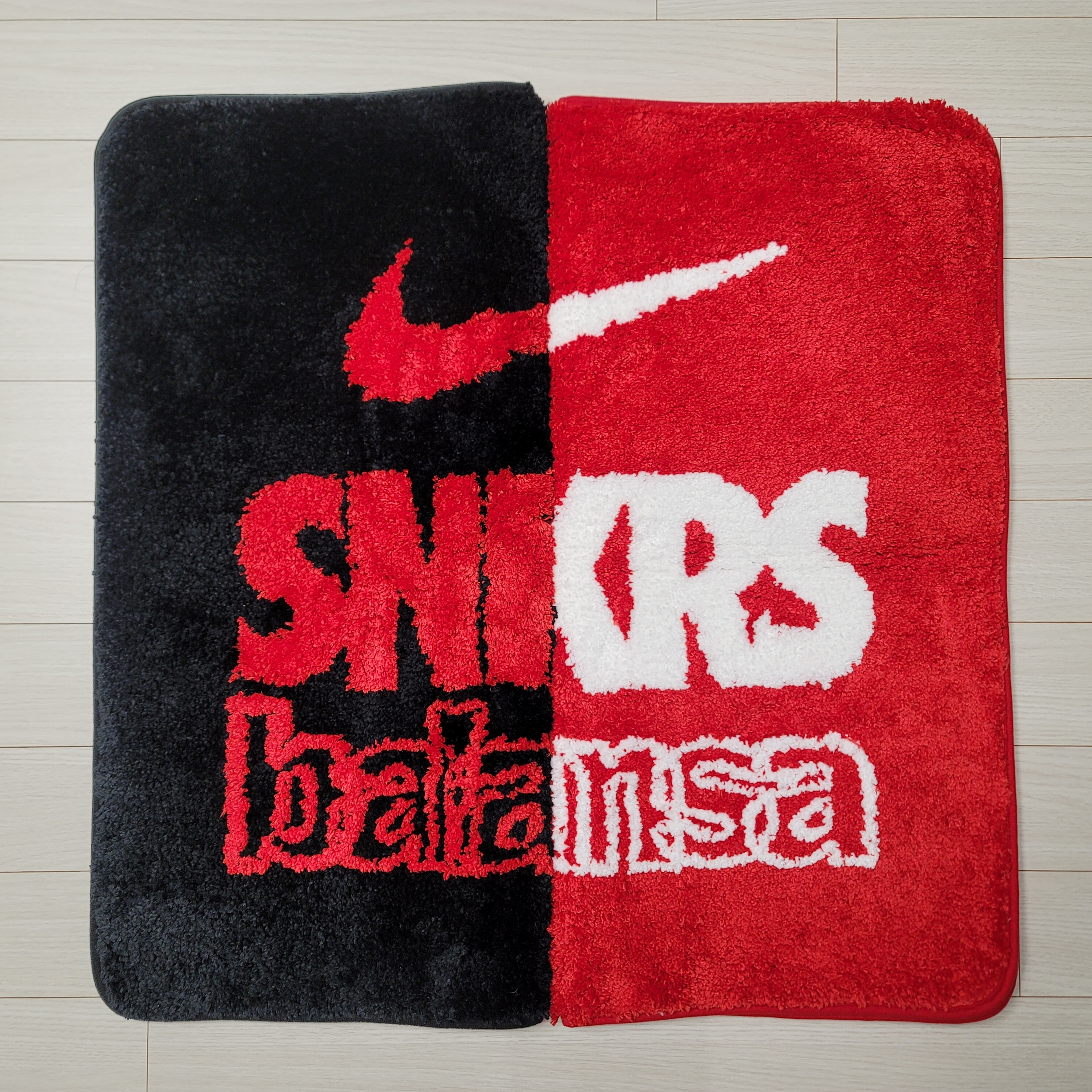 Nike x Balansa SNKRS Rug Mat Black, Nike x Balansa SNKRS Rug Mat Red 착용 스타일 - 3