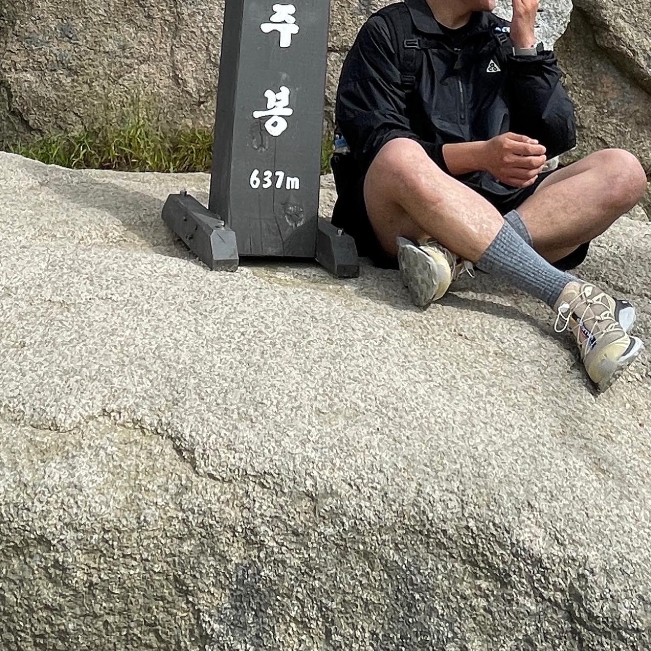 Salomon XT-6 Clear Safari Vanila Ice, Nike ACG Cinder Cone Half Zip Top Off Noir - Asia 착용 스타일