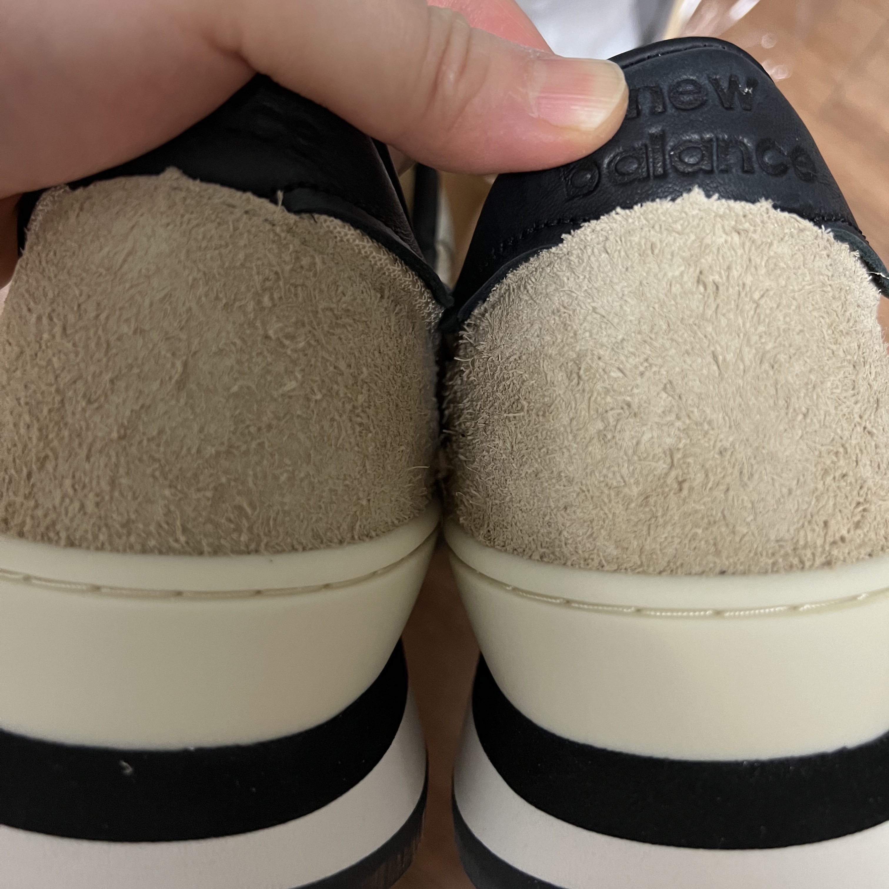 New Balance 990v1 Made in USA Incense Macadamia Nut 착용 스타일
