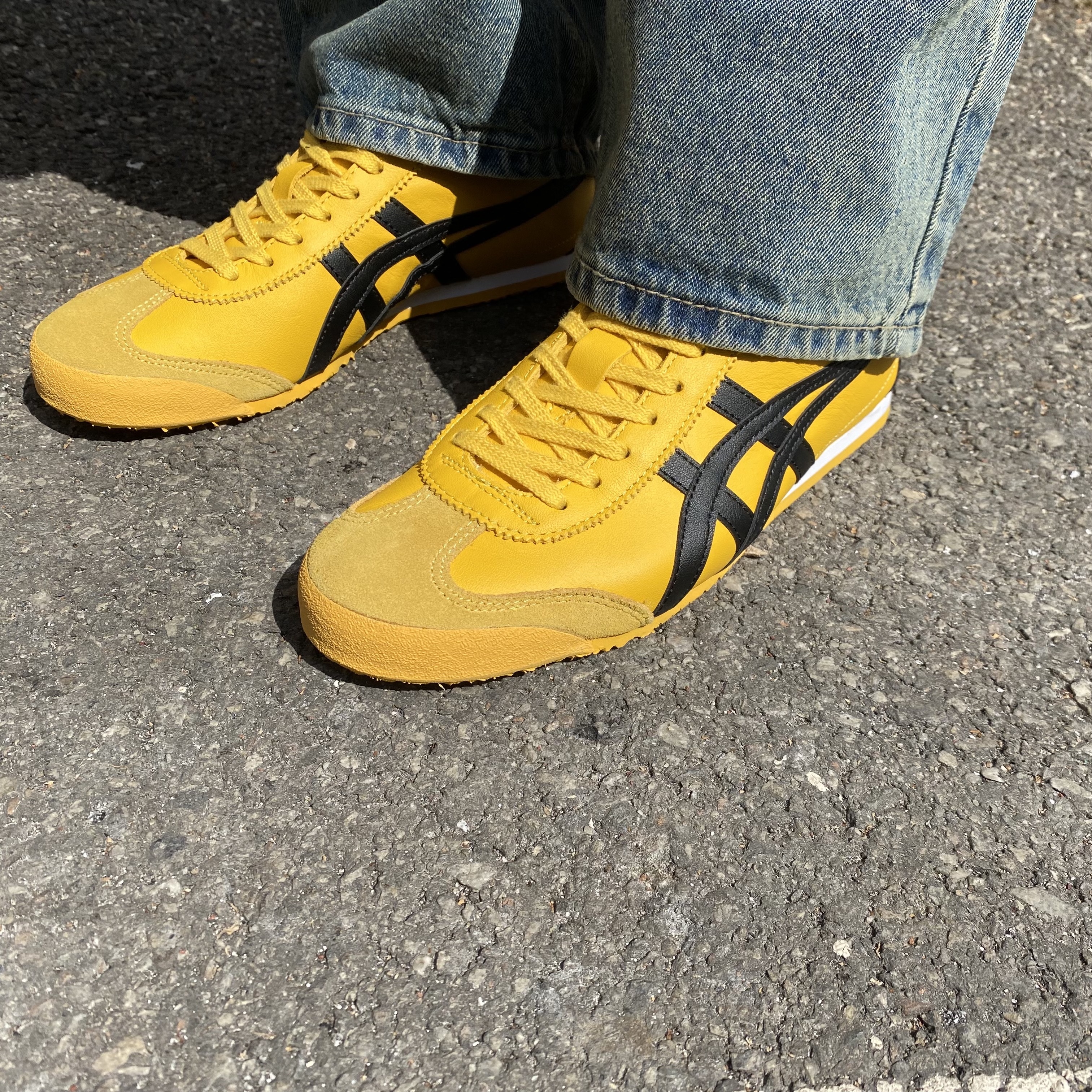 Onitsuka Tiger Mexico 66 Yellow Black 착용 스타일
