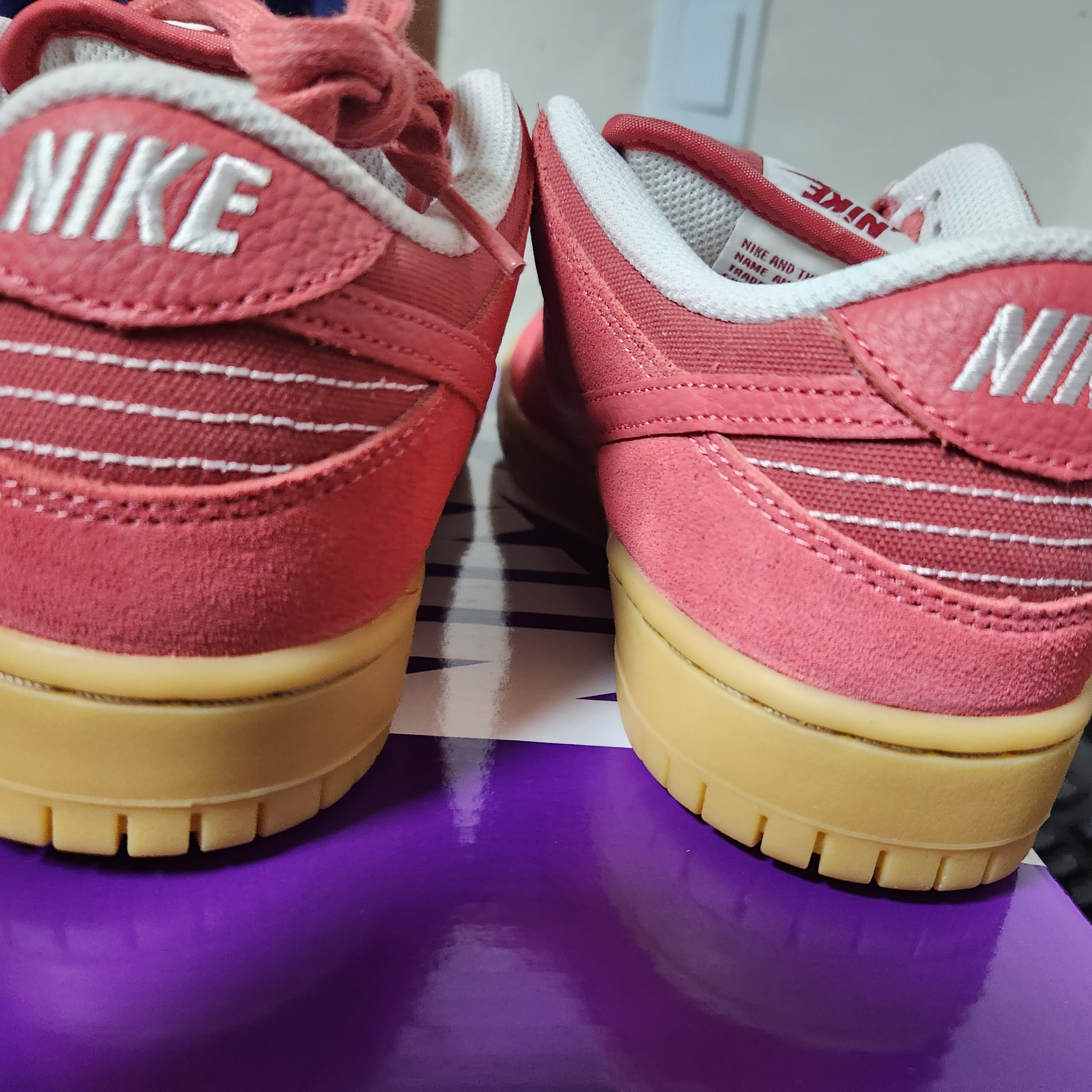Nike SB Dunk Low Adobe 착용 스타일 - 3