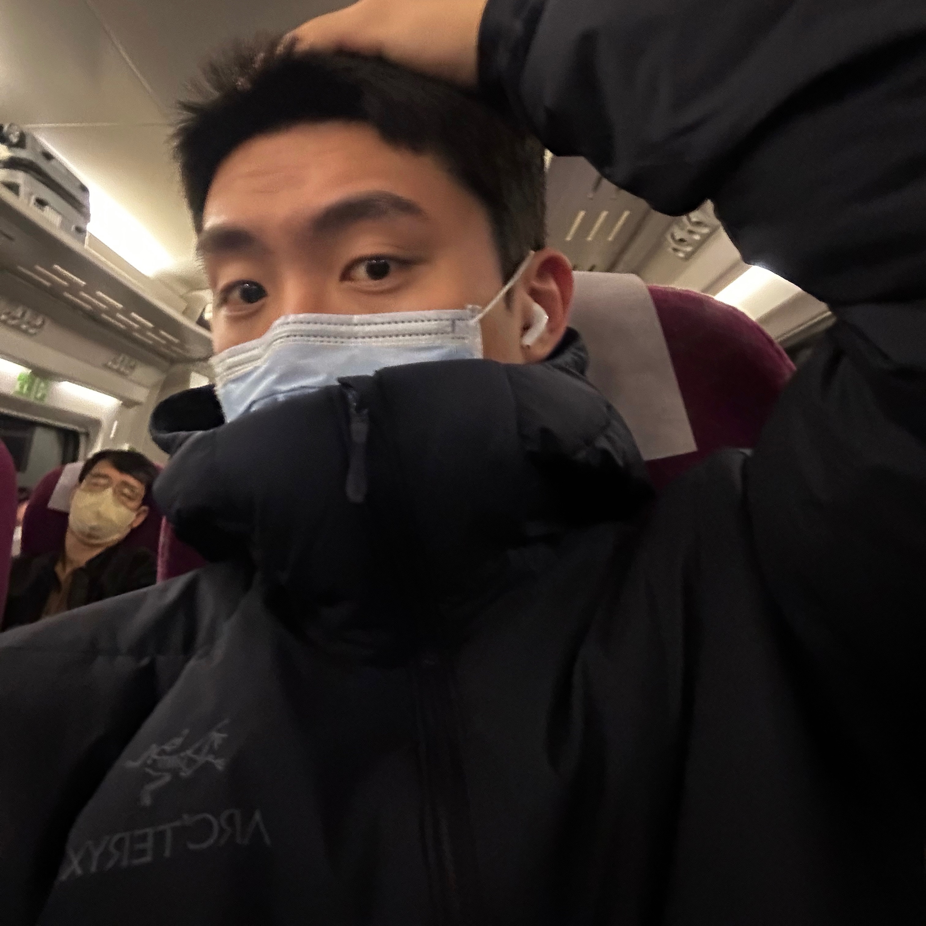 Arc'teryx Atom AR Hoody Black Sapphire 착용 스타일