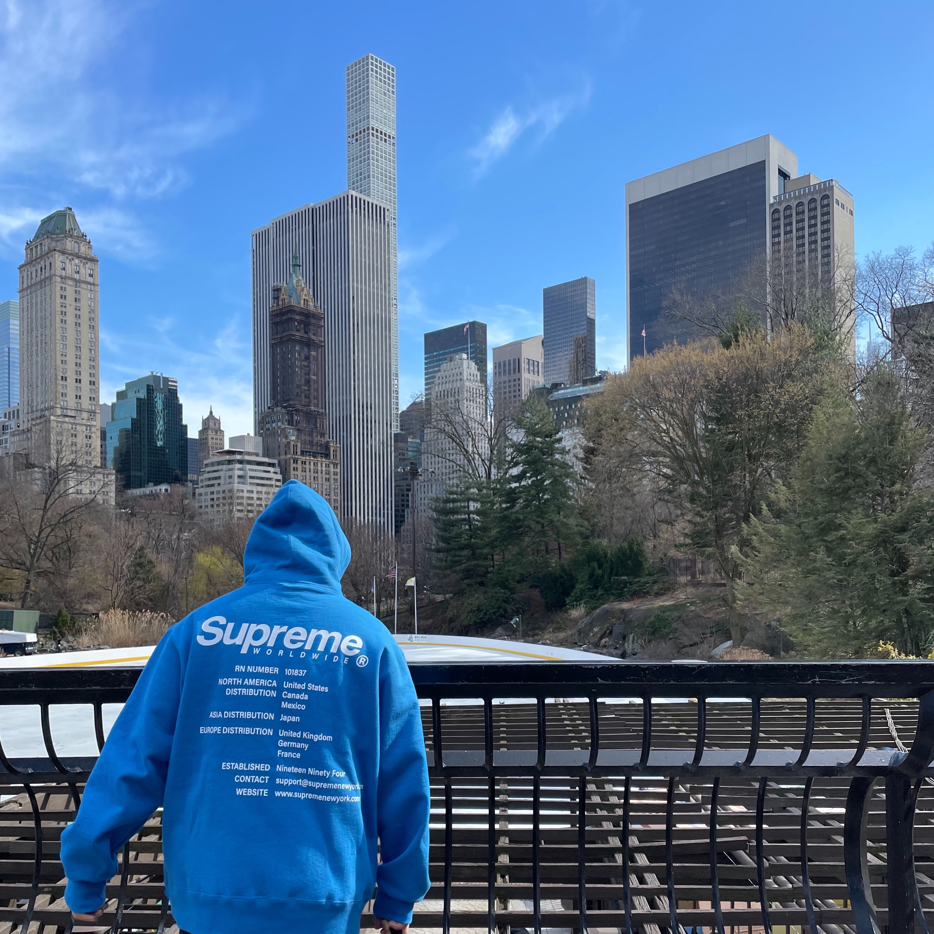 Supreme Worldwide Hooded Sweatshirt Blue - 23SS, Jordan 1 OG Chicago 1985 착용 스타일 - 2