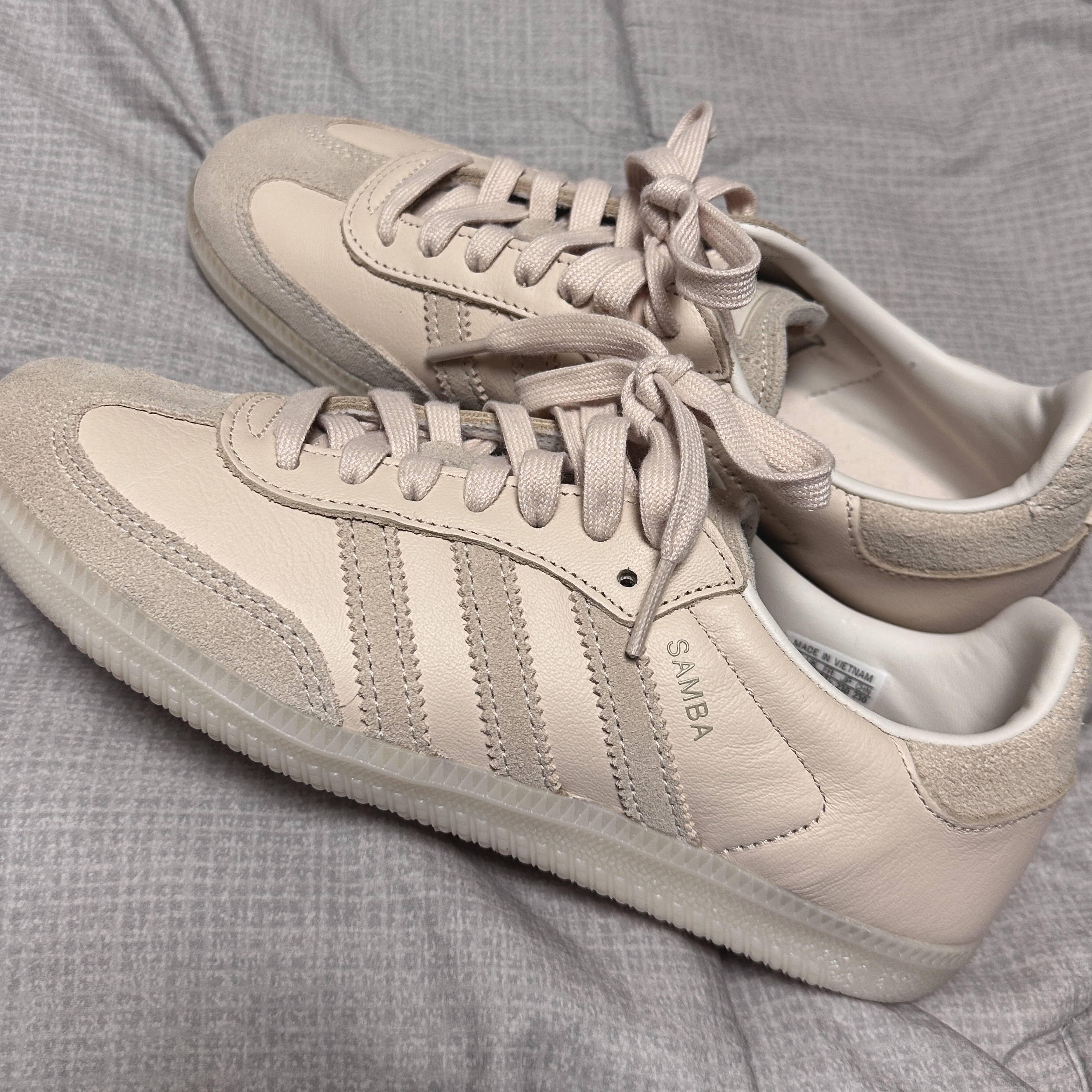 Adidas Samba Linen Savanna 착용 스타일
